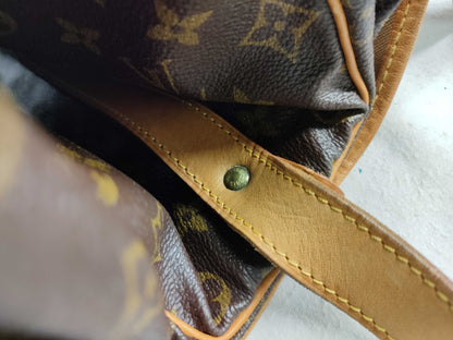 LOUIS VUITTON Monogram Saumur 35 M42254 Shoulder Bag