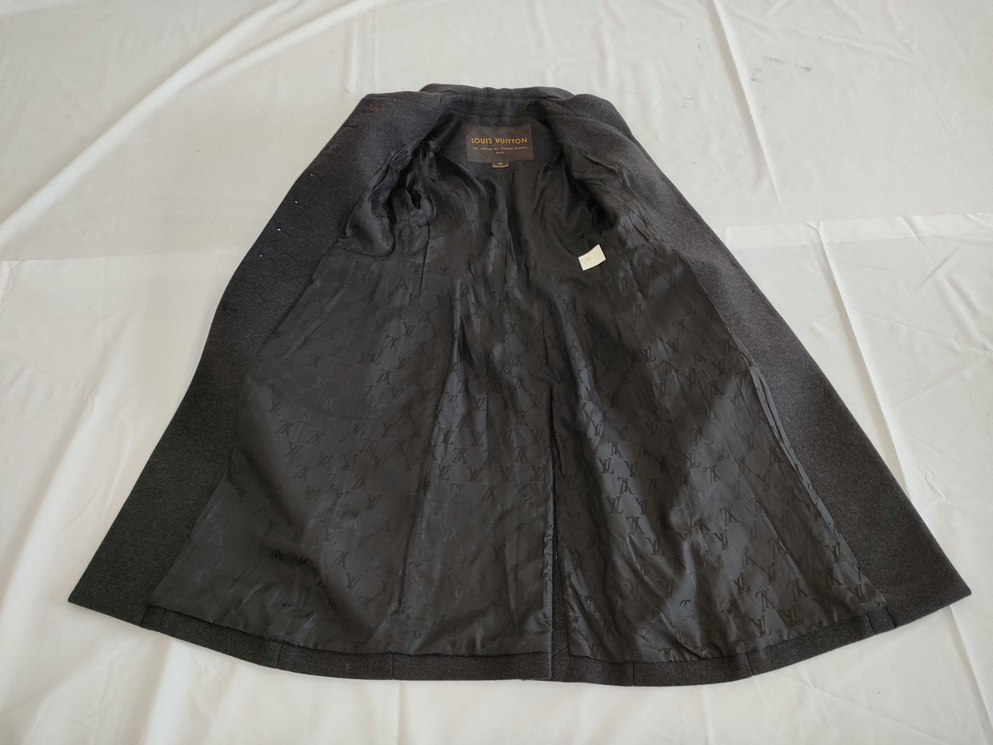 LOUIS VUITTON Cashmere Coat Size 36