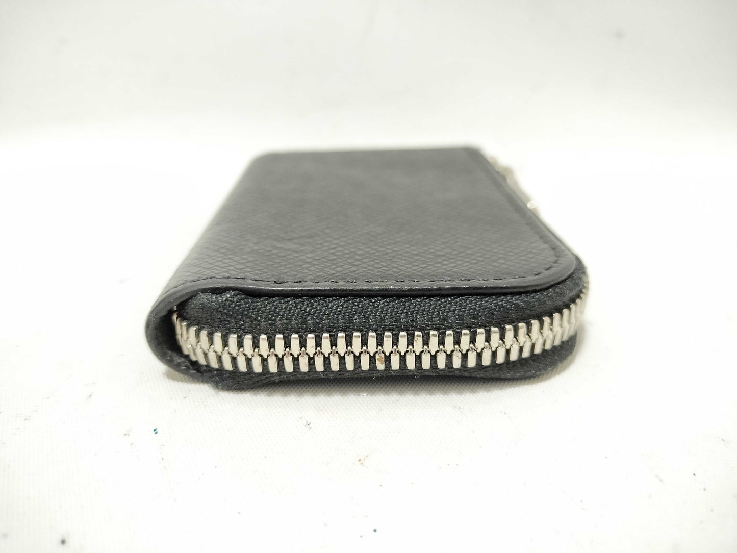 LOUIS VUITTON Taiga RFID Coin Purse