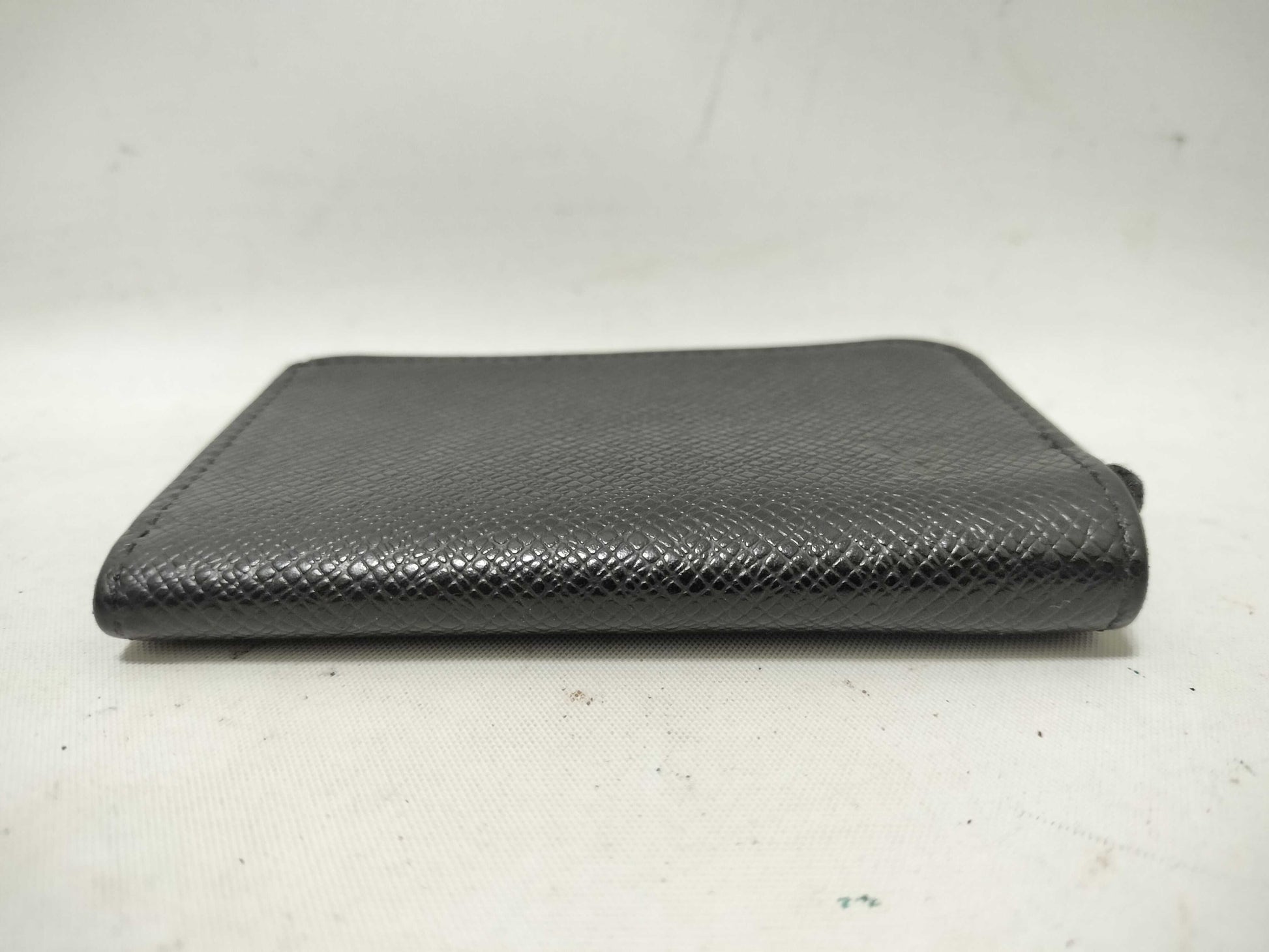 LOUIS VUITTON Taiga RFID Coin Purse