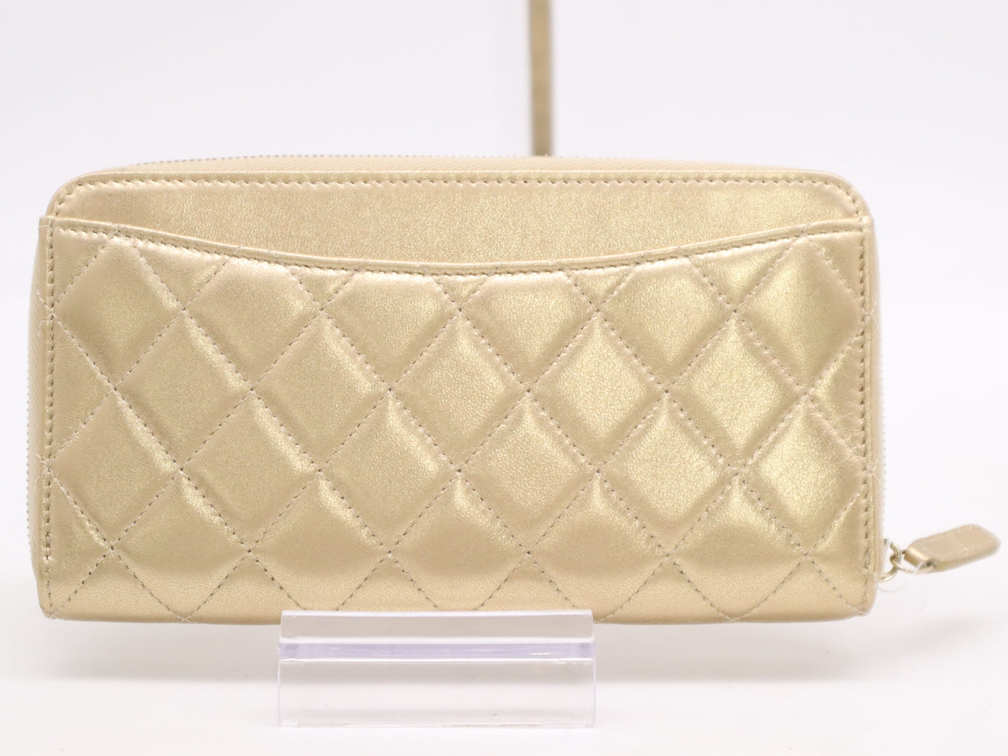 CHANEL A50097 Lambskin Matelasse Round Zip Wallet Gold 31960169 Wallet