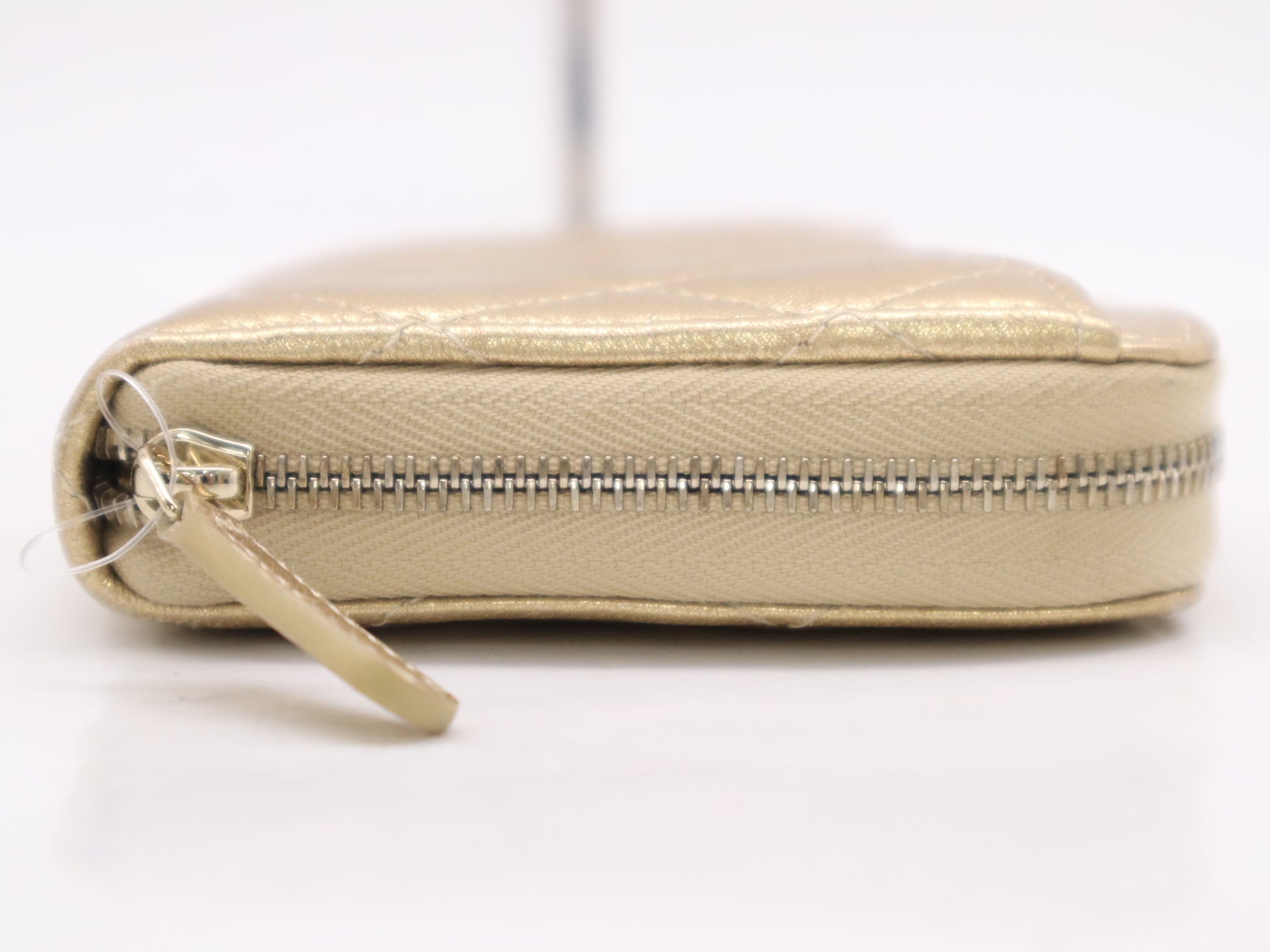 CHANEL A50097 Lambskin Matelasse Round Zip Wallet Gold 31960169 Wallet