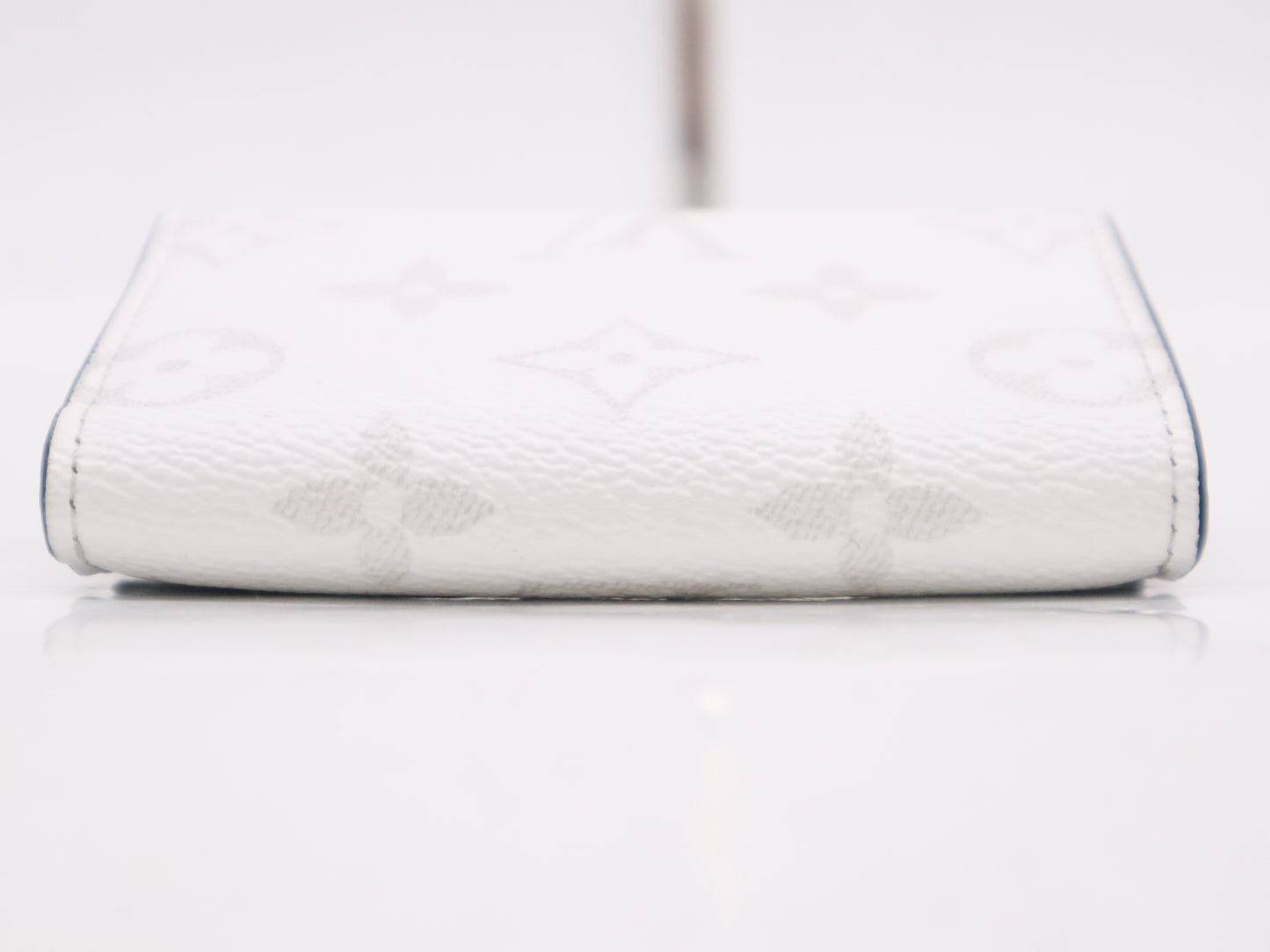 LOUIS VUITTON M30899 Monogram Taiga Rama Discovery Compact Antarctica RFID Enabled Wallet