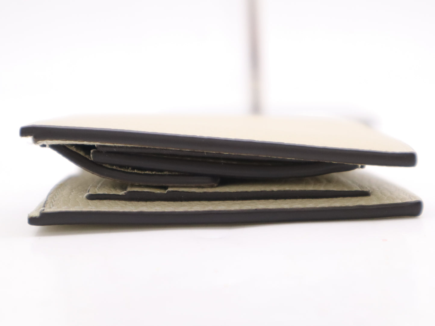 GUCCI 658681 Leather 0E8IG 9134 Logo Compact Wallet Beige 534563 Wallet