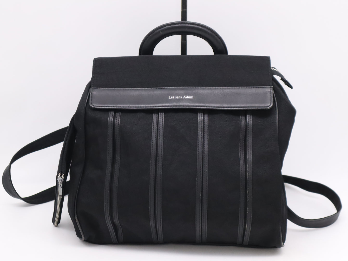 Les sacs Adam Leather and Nylon Backpack in Black with Pouch