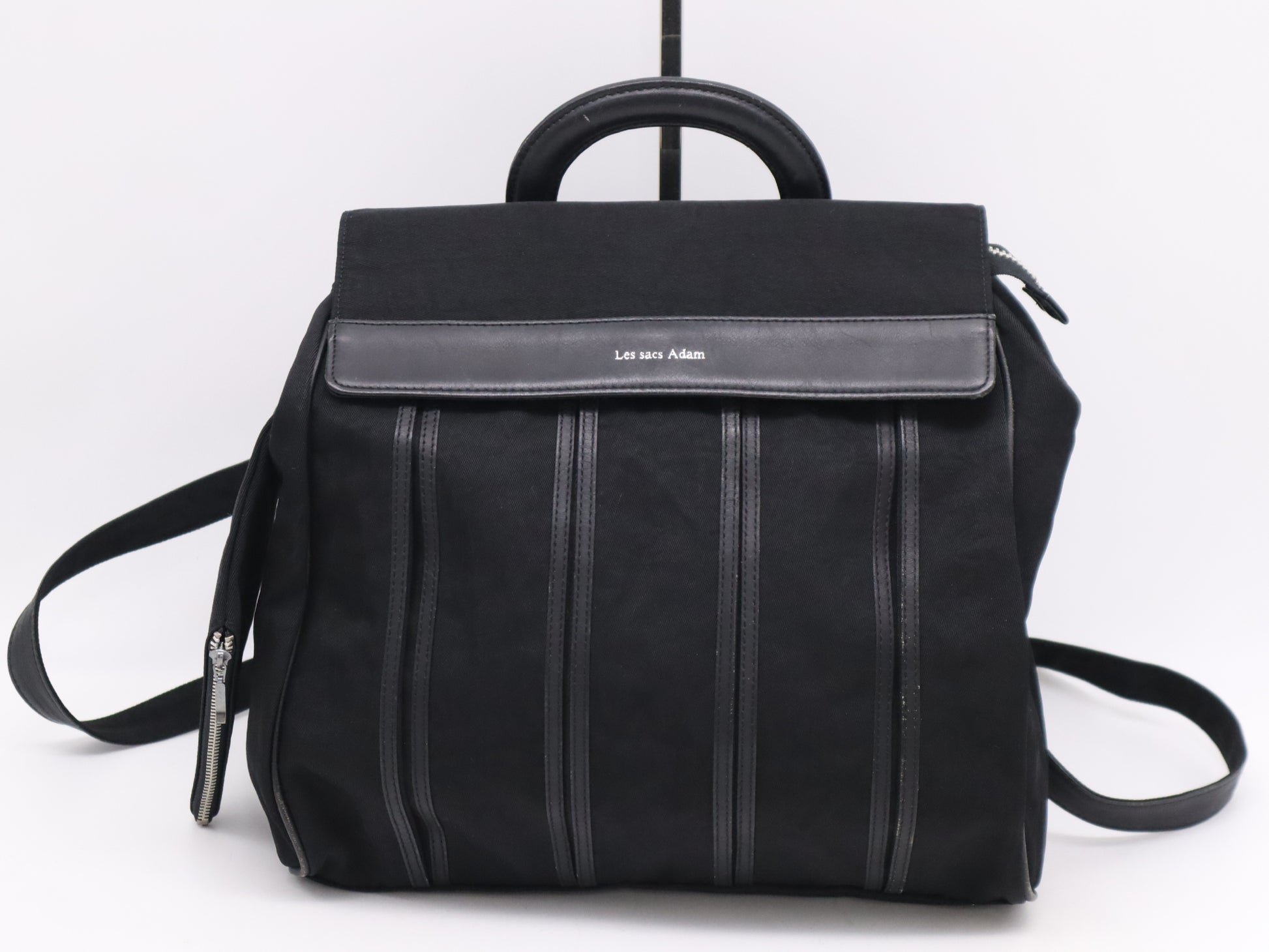 Les sacs Adam Leather and Nylon Backpack in Black with Pouch