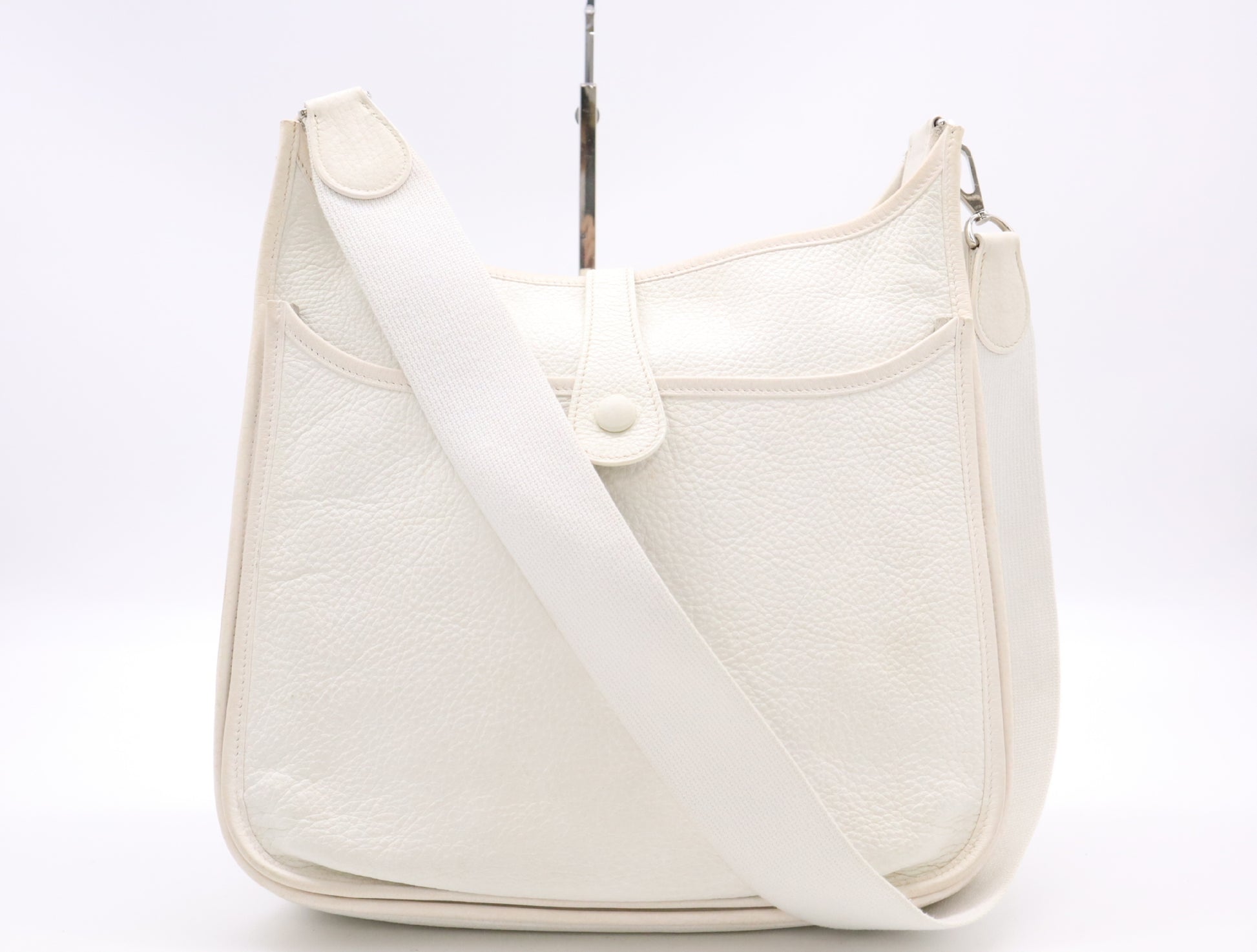 HERMES Evelyn Taurillon Clemence K Stamp Evelyn PM II White Shoulder Bag with Shoulder Strap