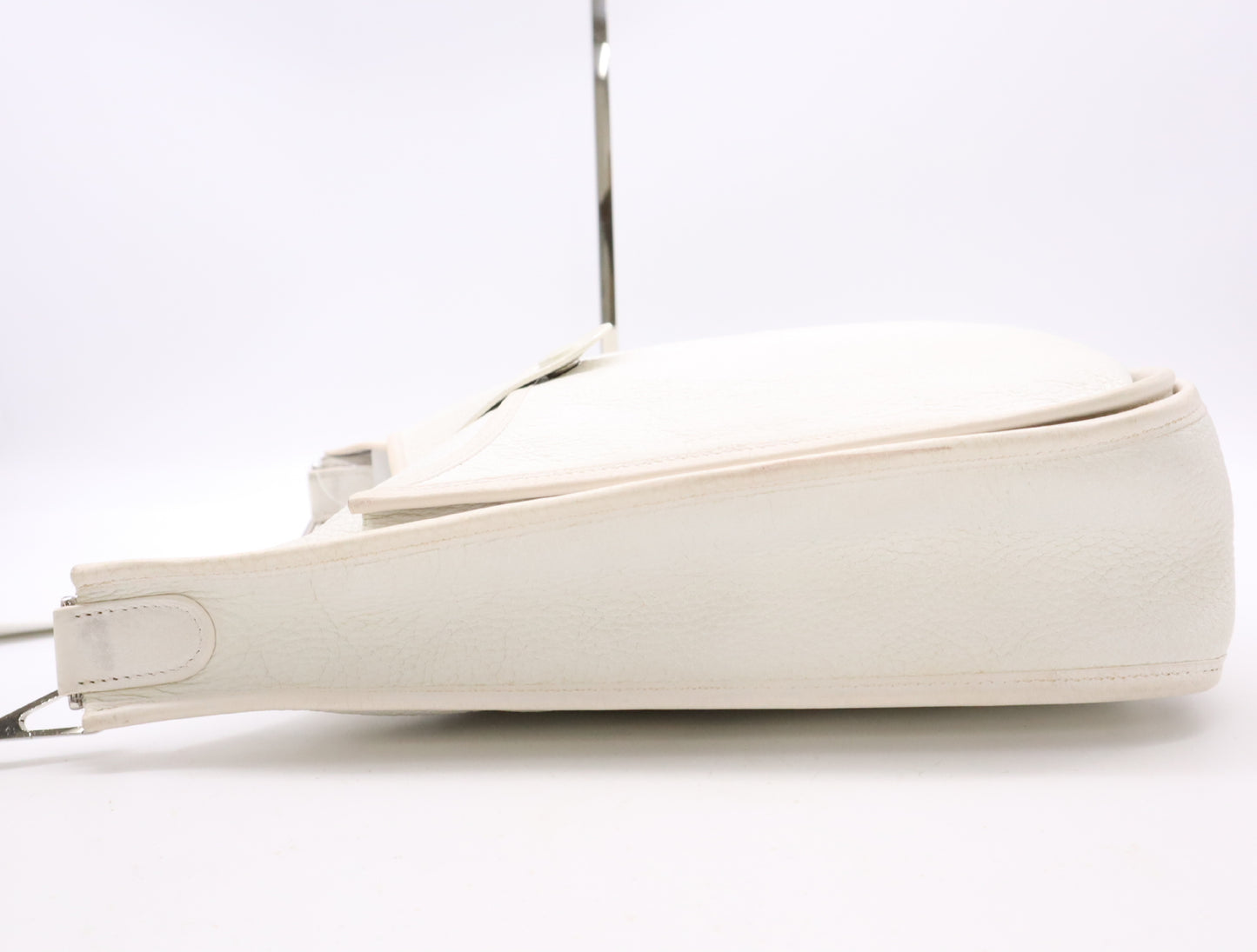 HERMES Evelyn Taurillon Clemence K Stamp Evelyn PM II White Shoulder Bag with Shoulder Strap