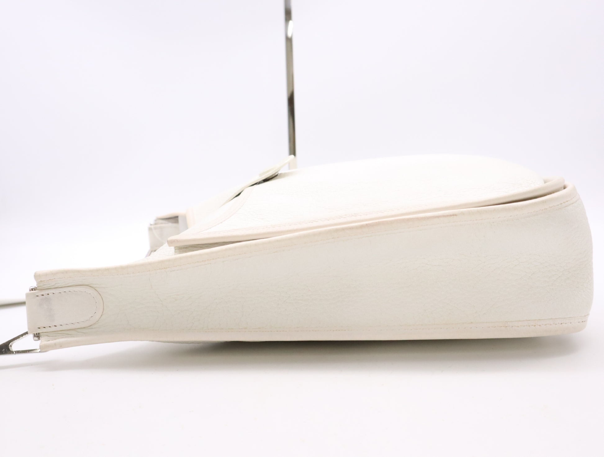 HERMES Evelyn Taurillon Clemence K Stamp Evelyn PM II White Shoulder Bag with Shoulder Strap