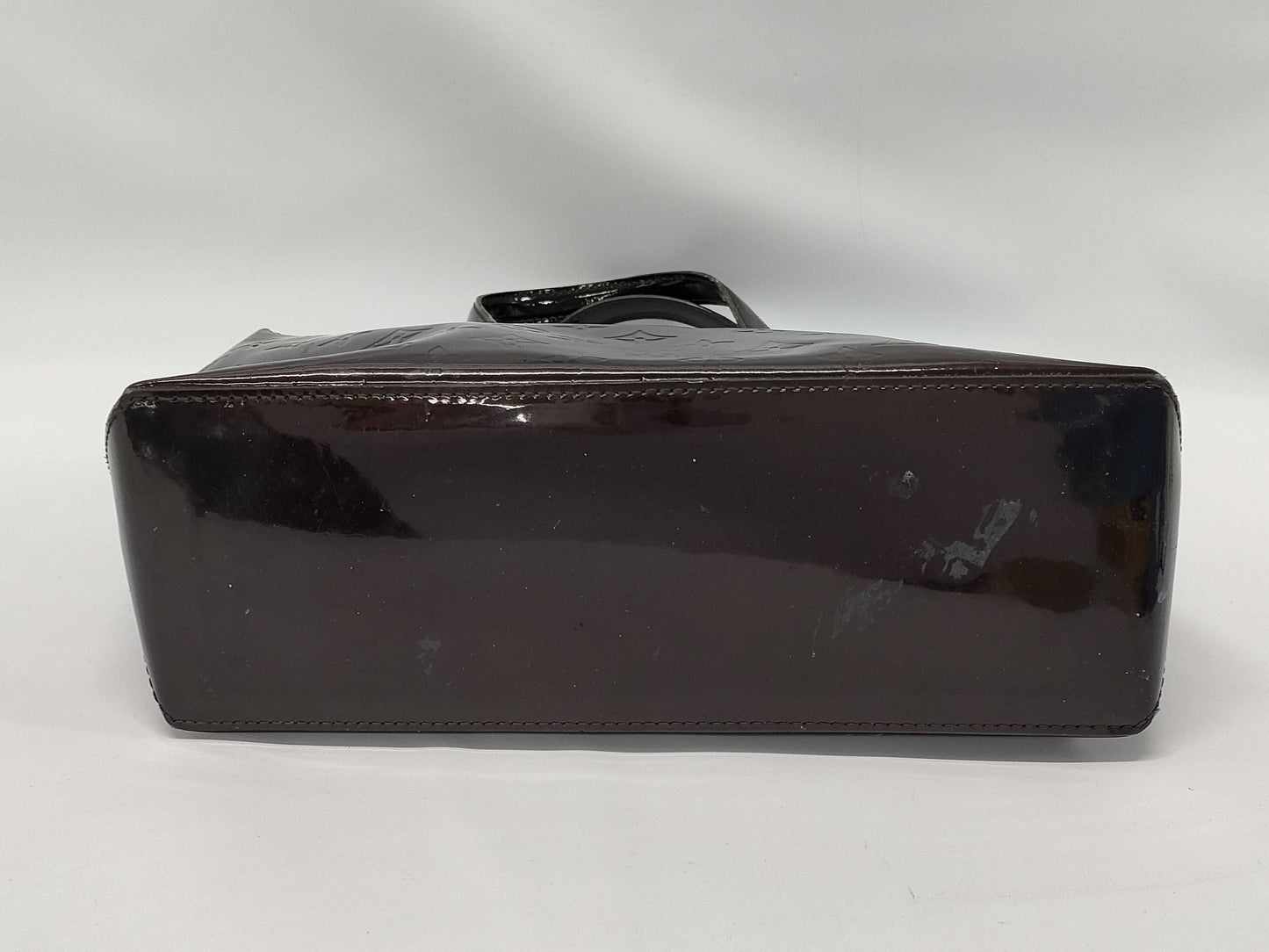 LOUIS VUITTON M93641 Vernis Wilshire PM Amaranth Handbag