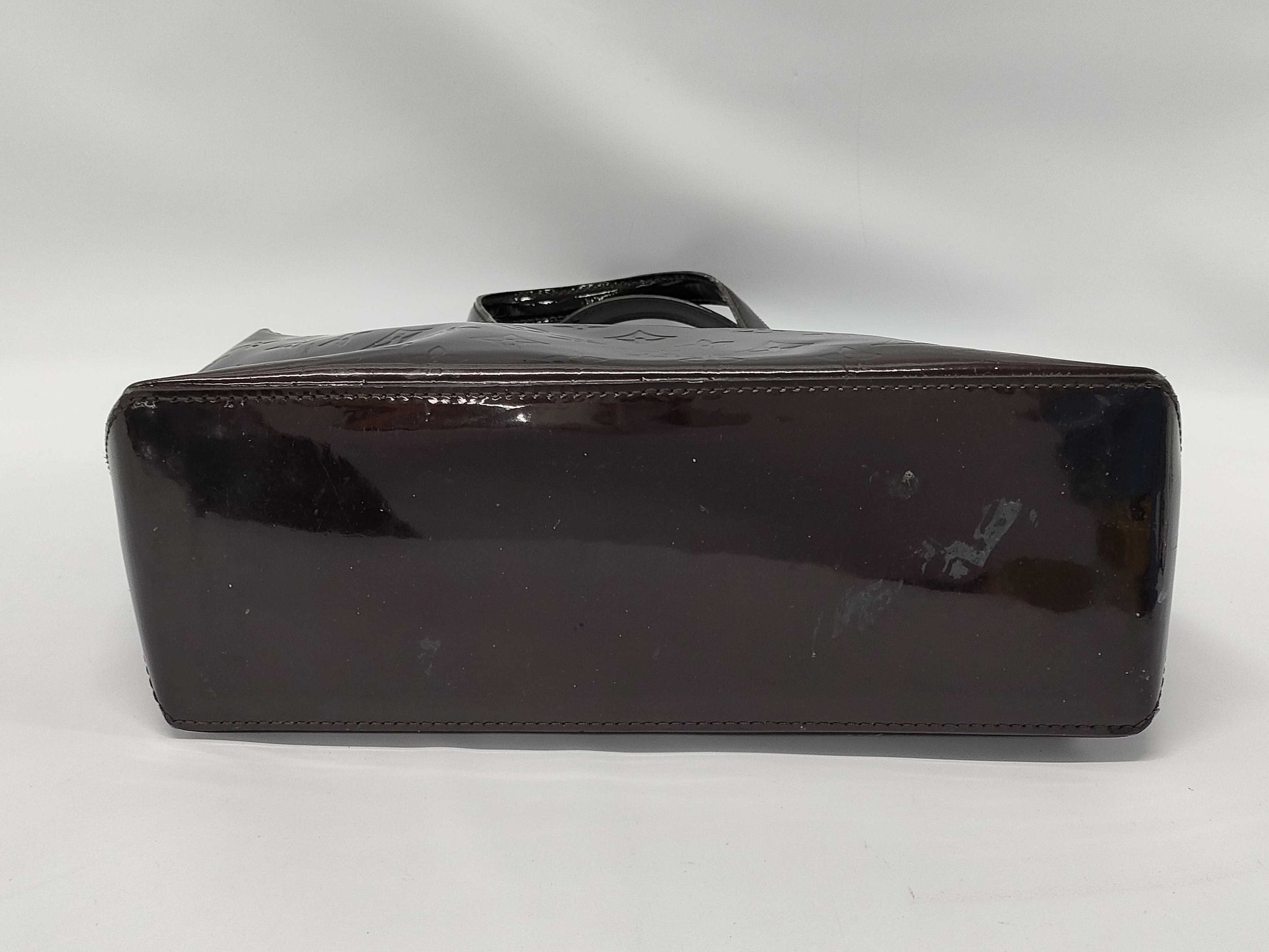 LOUIS VUITTON M93641 Vernis Wilshire PM Amaranth Handbag