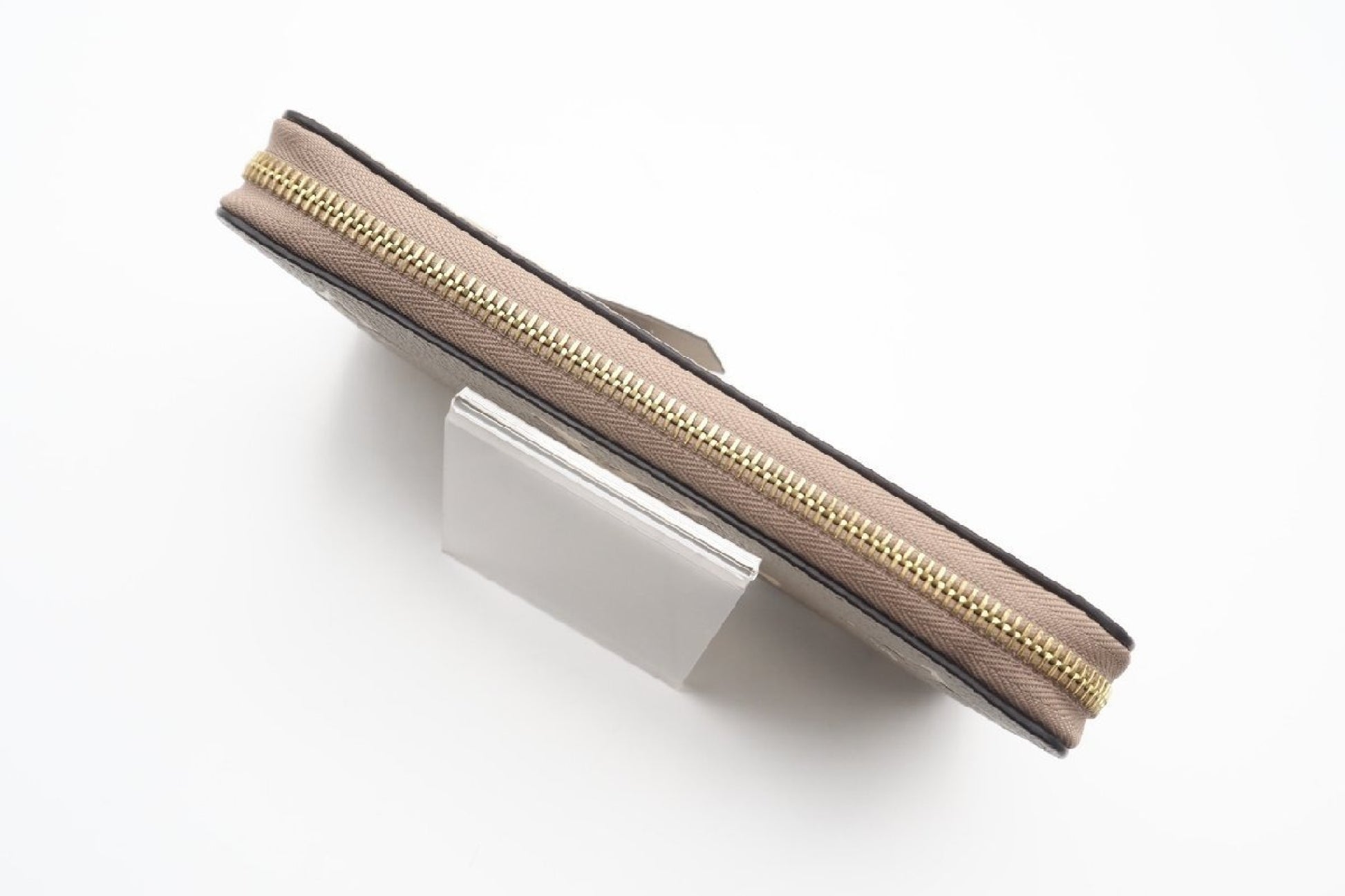 LOUIS VUITTON M69794 Empreinte Zippy Wallet, Two-Tone Tourtrell Crème, RFID Wallet