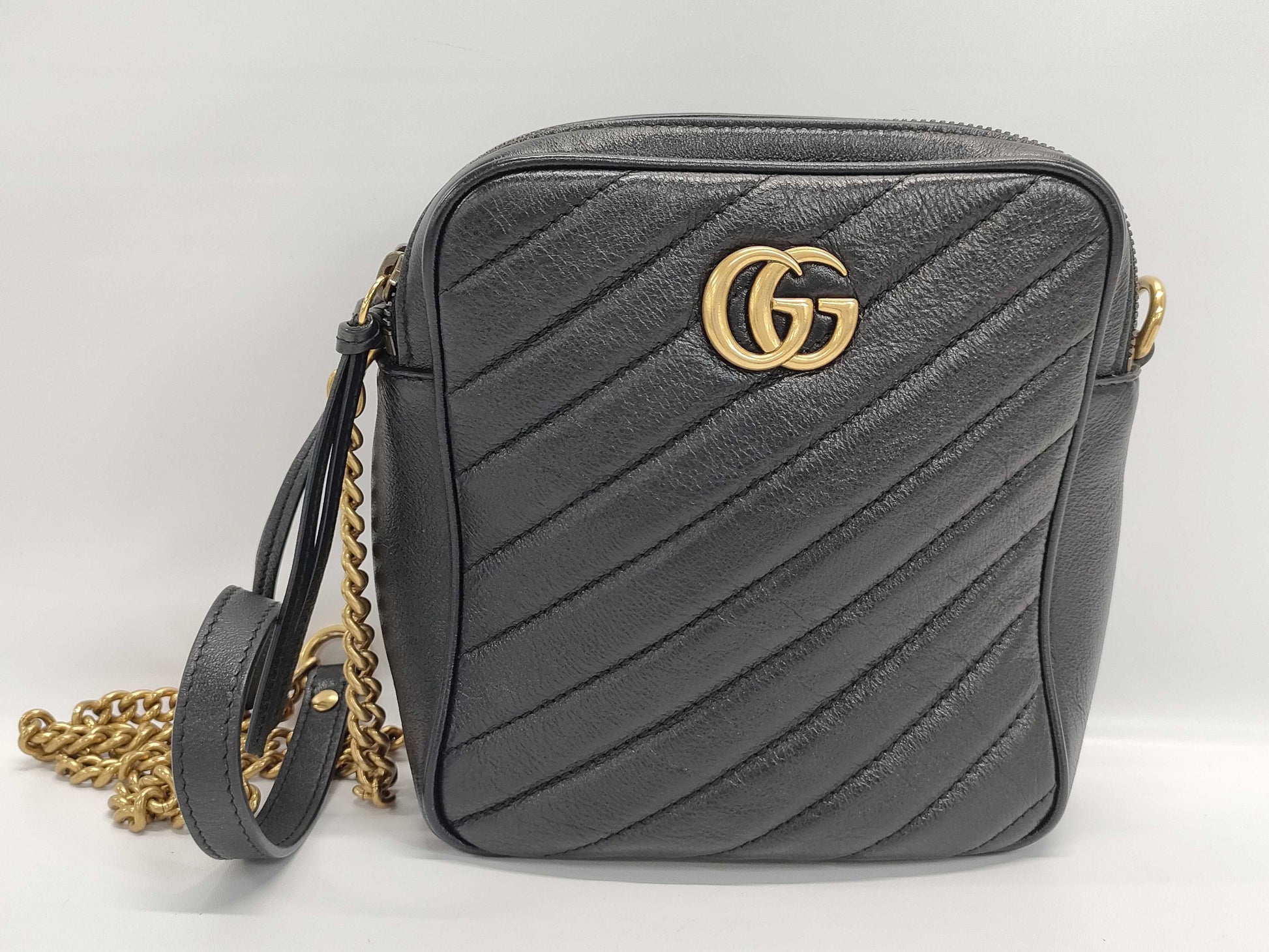 GUCCI 550155 Leather GG Marmont Shoulder Bag in Black with GD Hardware