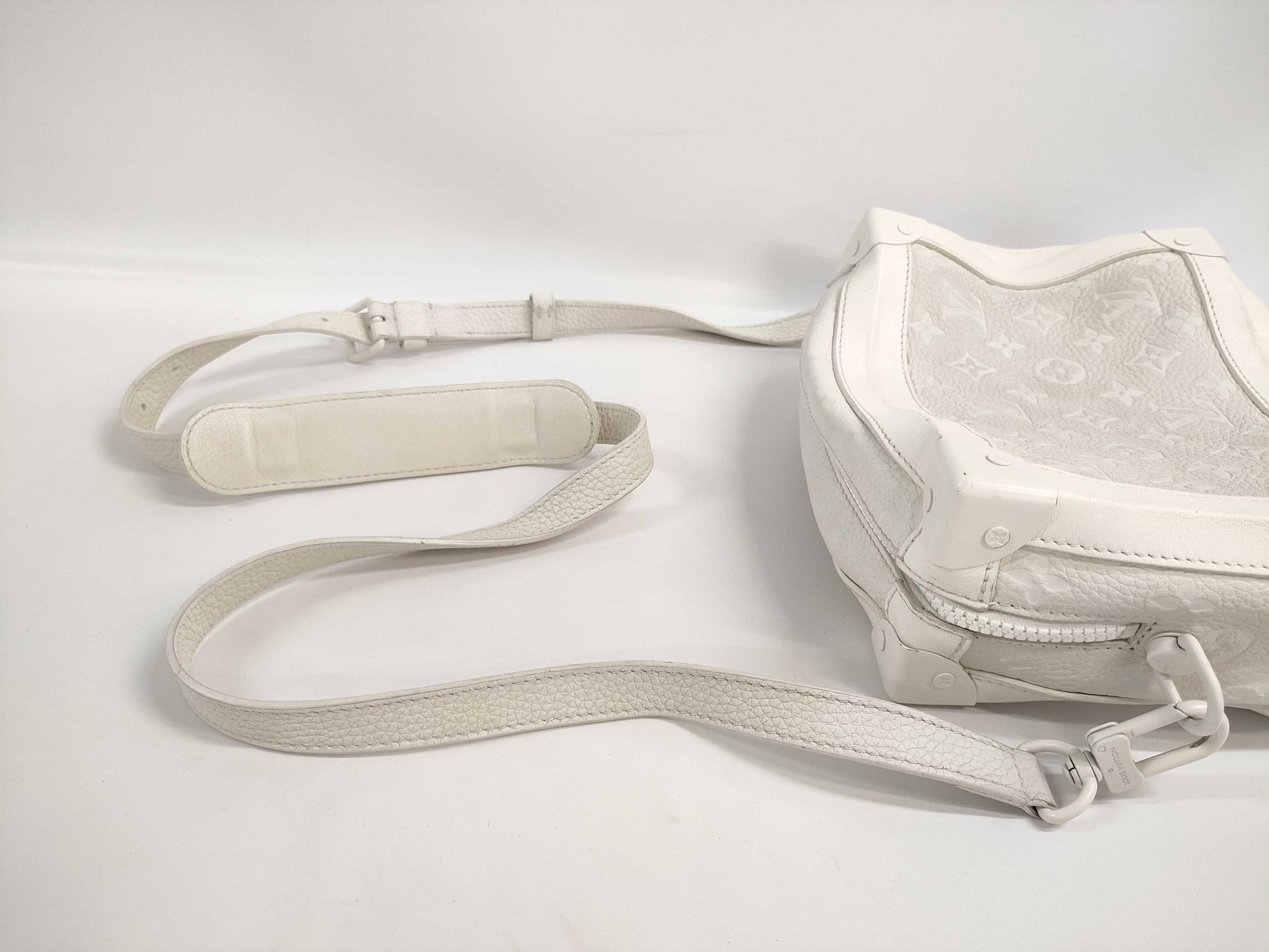 LOUIS VUITTON M53287 Monogram Taurillon Leather Soft Trunk White Shoulder Bag with Shoulder Strap