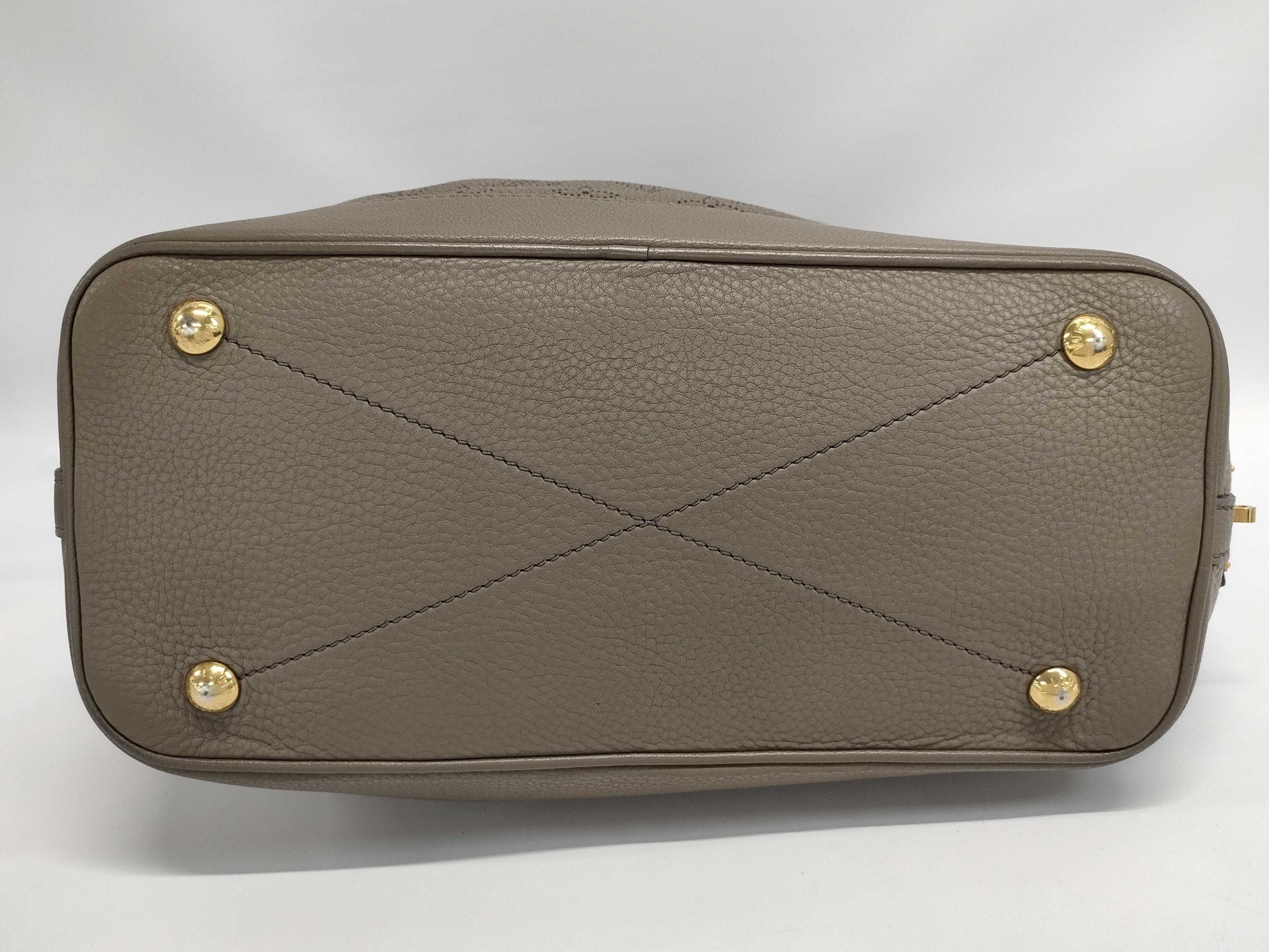 LOUIS VUITTON M93175 Monogram Mahina Stella PM Handbag with Cadena, Two Keys, and Clochet AR2190