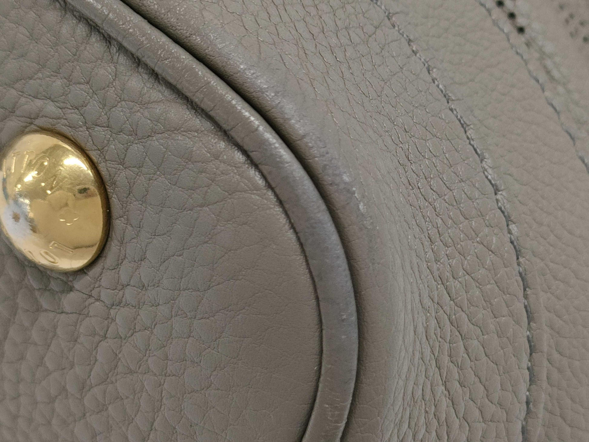 LOUIS VUITTON M93175 Monogram Mahina Stella PM Handbag with Cadena, Two Keys, and Clochet AR2190