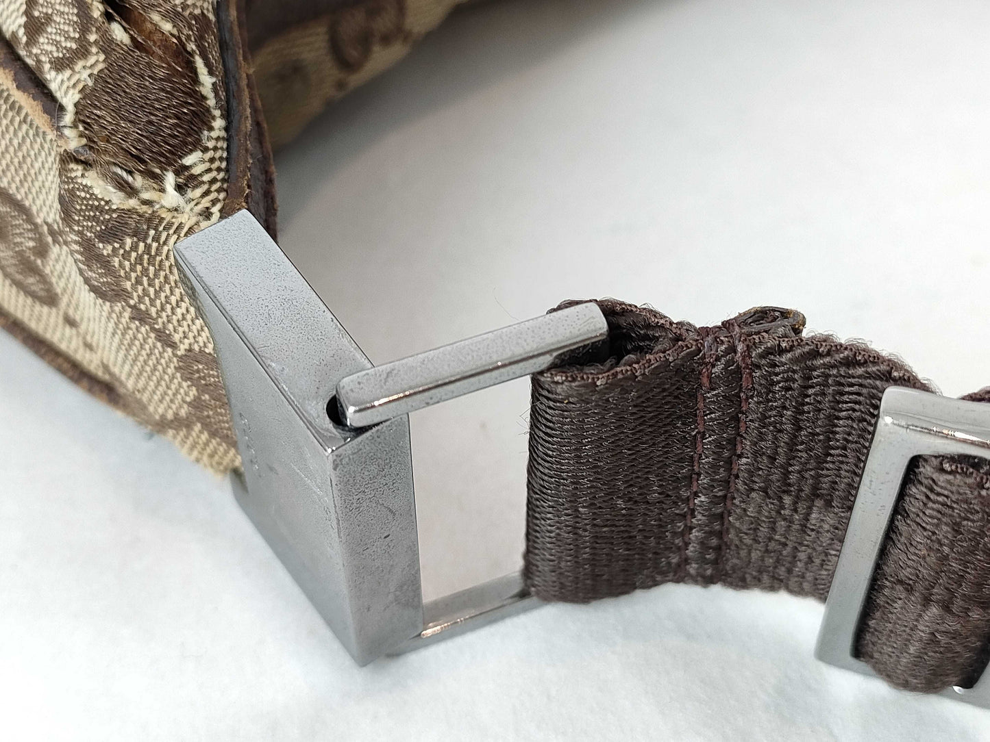 GUCCI GG Canvas Shoulder Bag Gucci GG Canvas Shoulder Bag