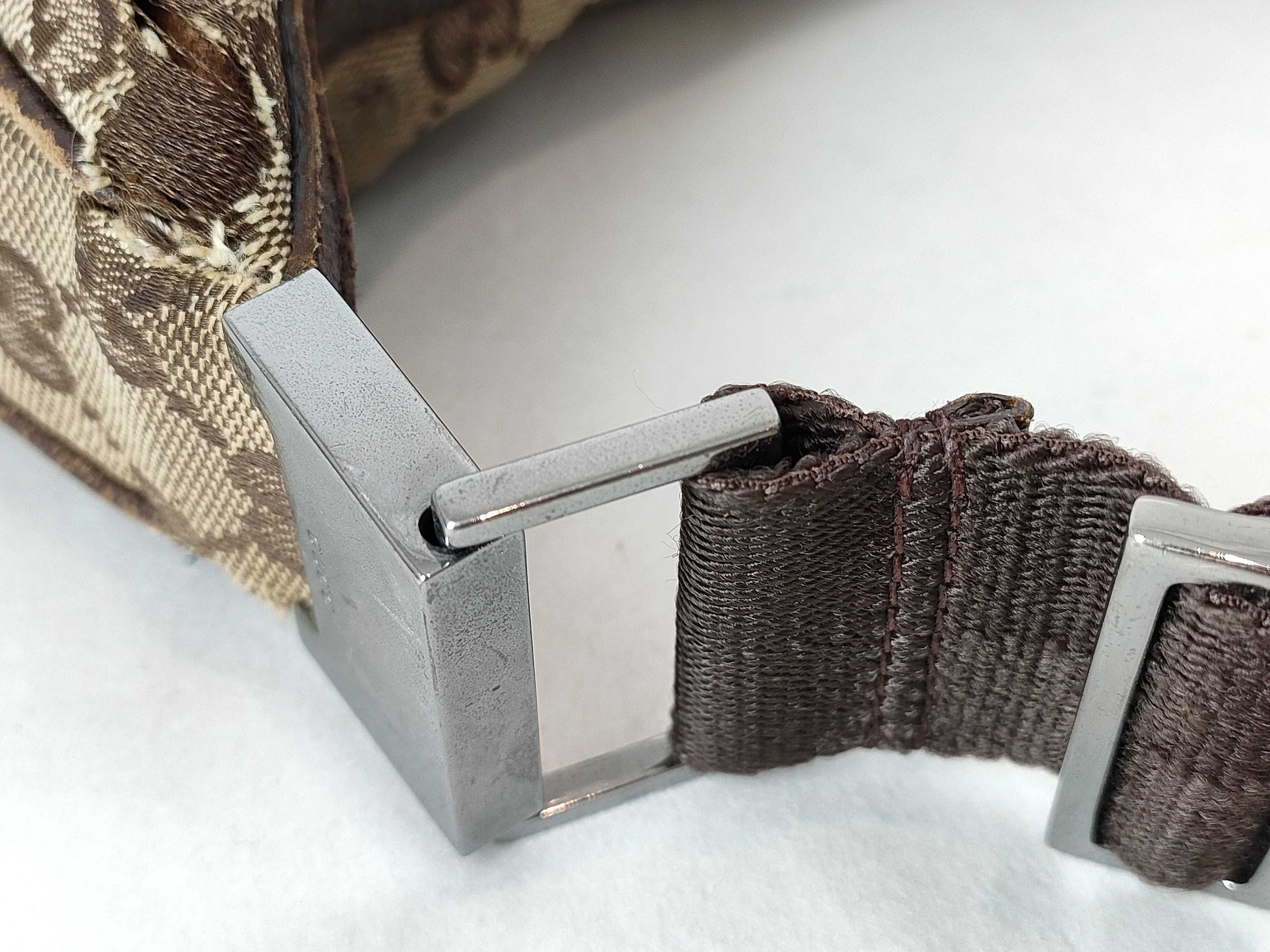 GUCCI GG Canvas Shoulder Bag Gucci GG Canvas Shoulder Bag