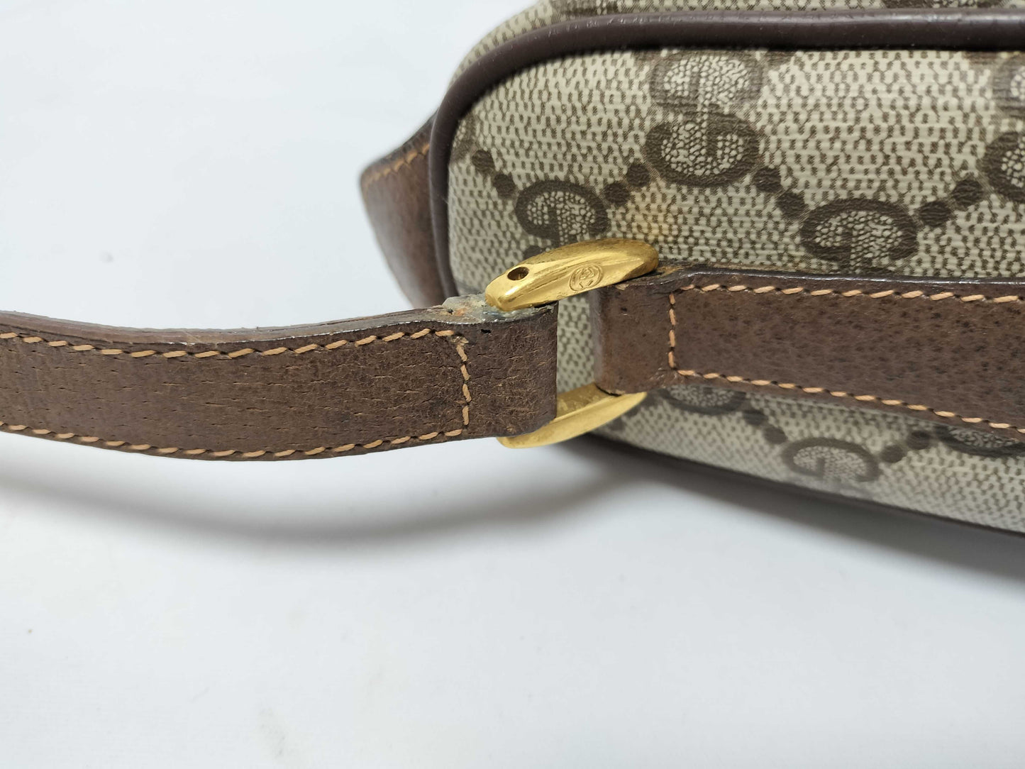 GUCCI GG Supreme Sherry Shoulder Bag