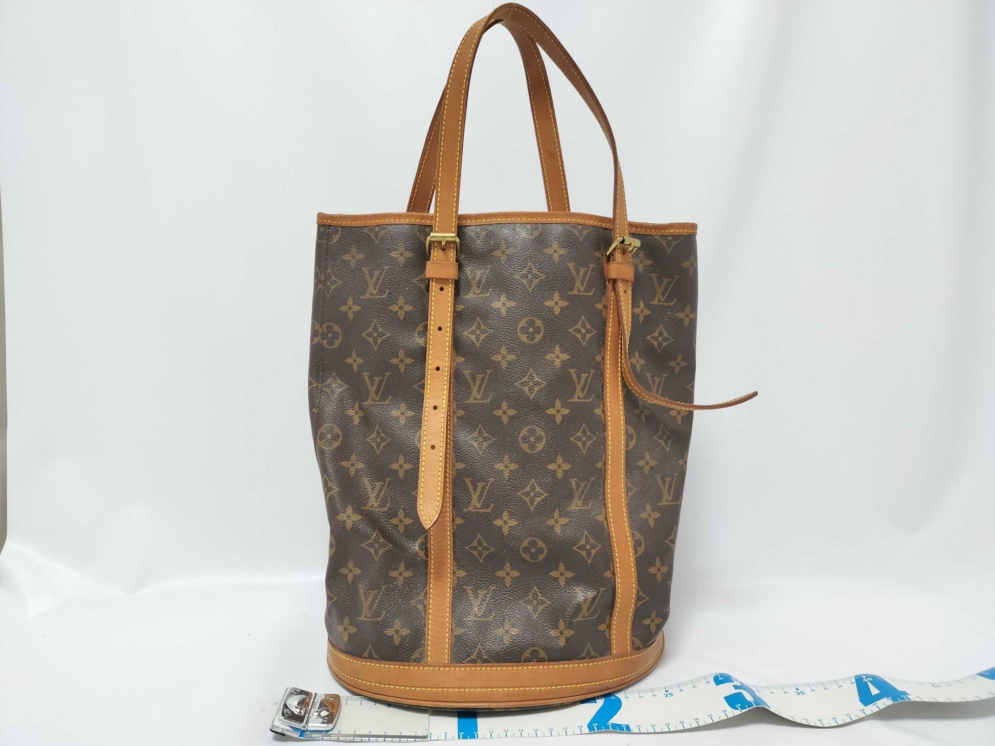 LOUIS VUITTON Monogram Bucket GM Shoulder Bag