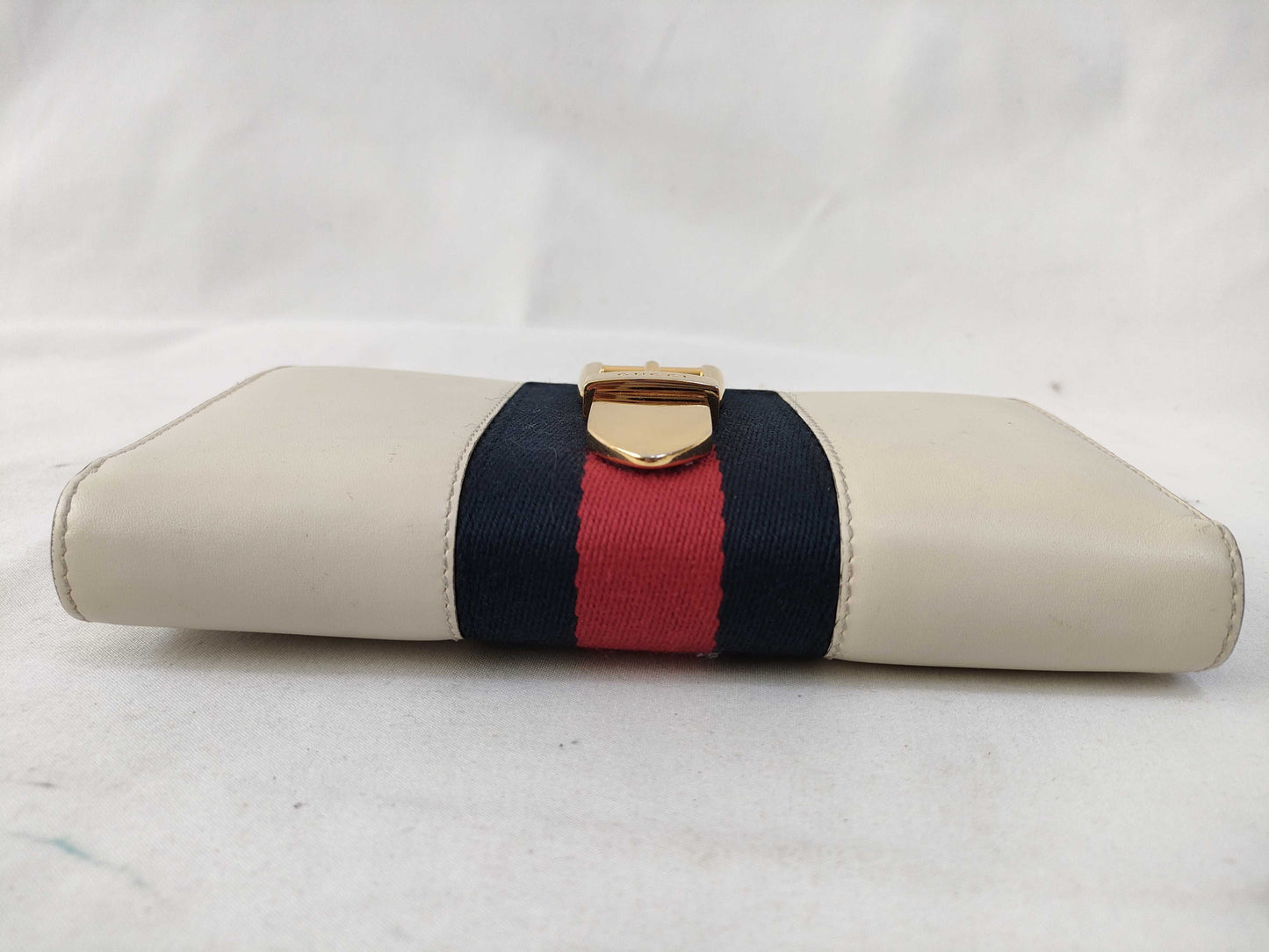 GUCCI Gucci Leather Sherry Zippy Wallet White Wallet