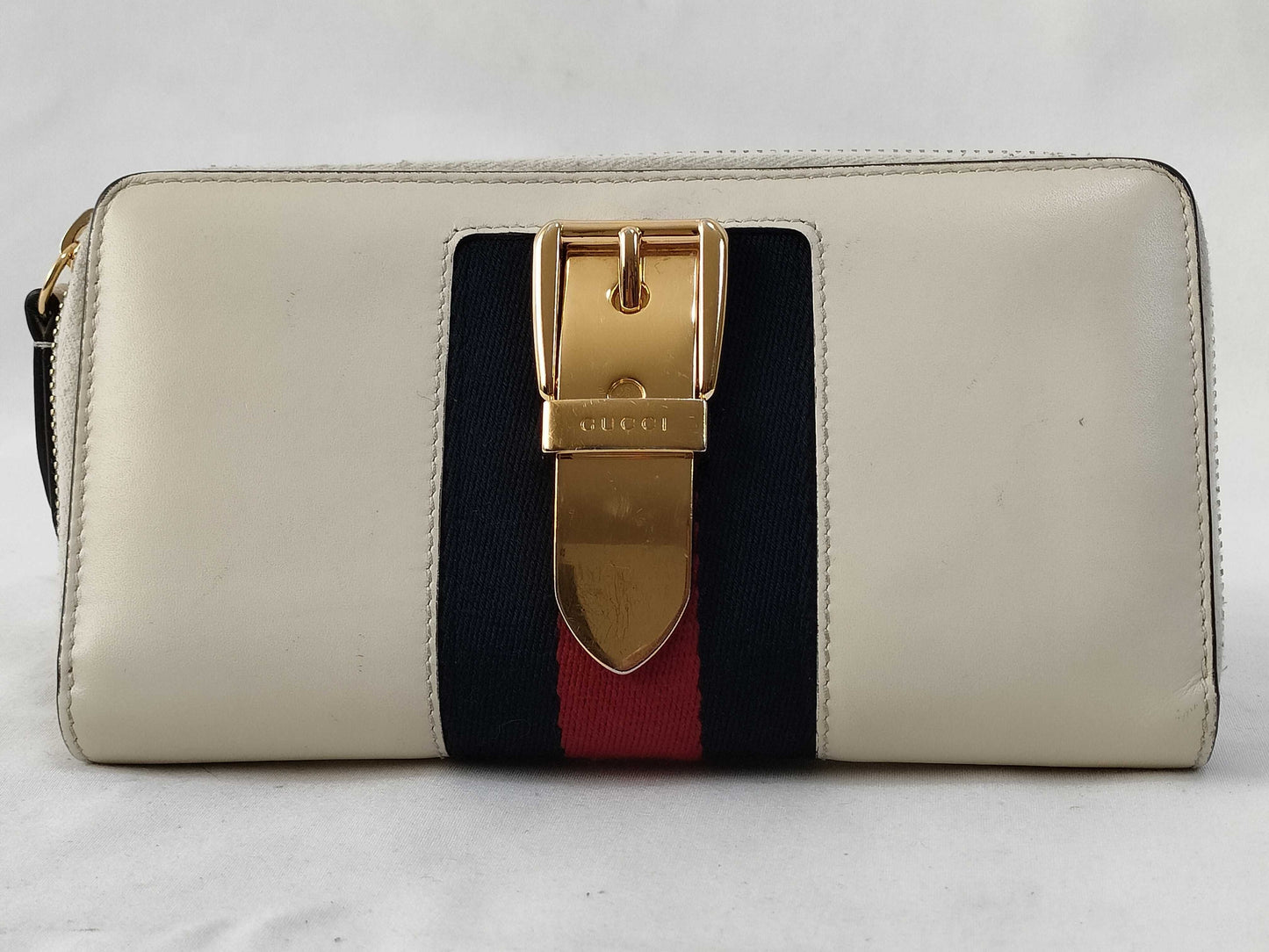 GUCCI Gucci Leather Sherry Zippy Wallet White Wallet
