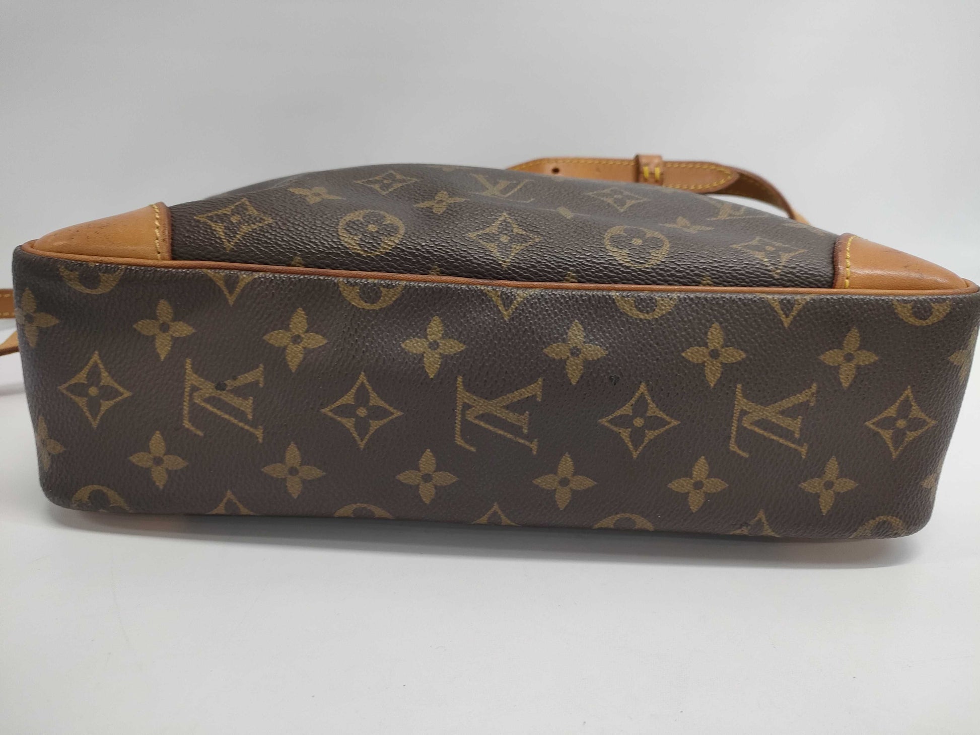 LOUIS VUITTON Trocadero GM Shoulder Bag