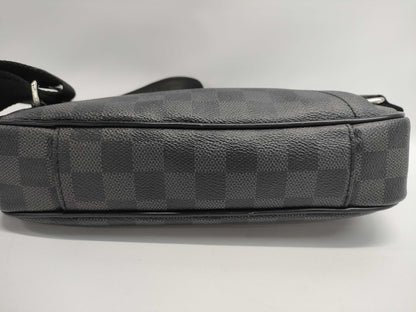 LOUIS VUITTON Umbrella Damier Graphite Shoulder Bag