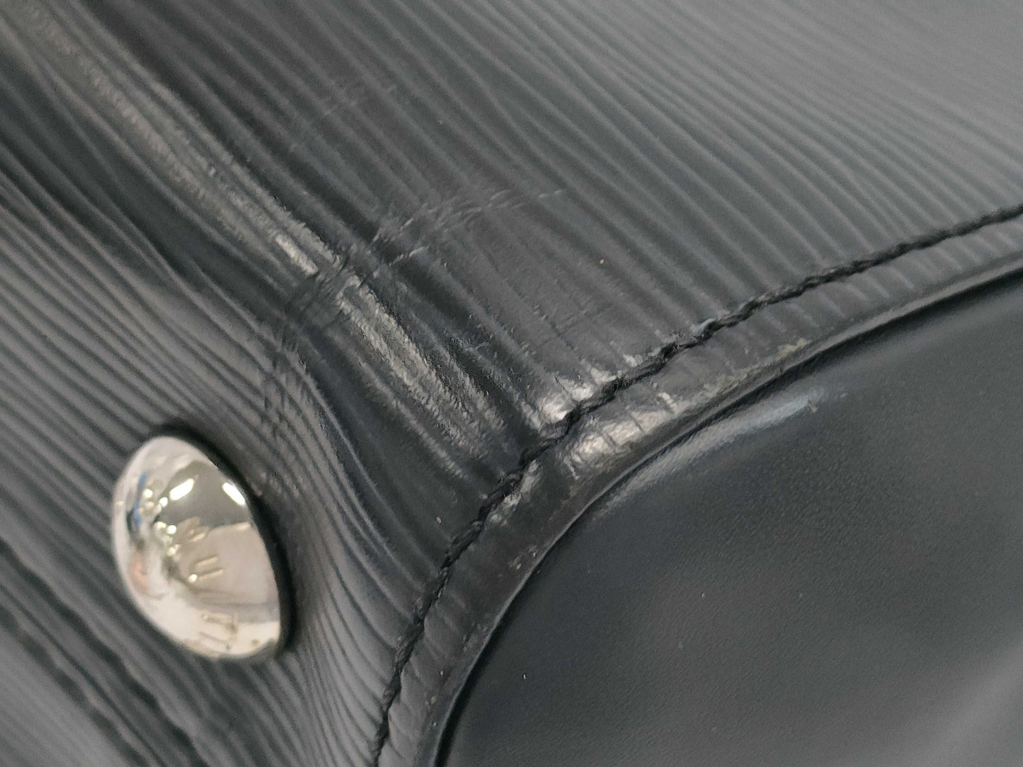 LOUIS VUITTON Epi Cluny BB Handbag