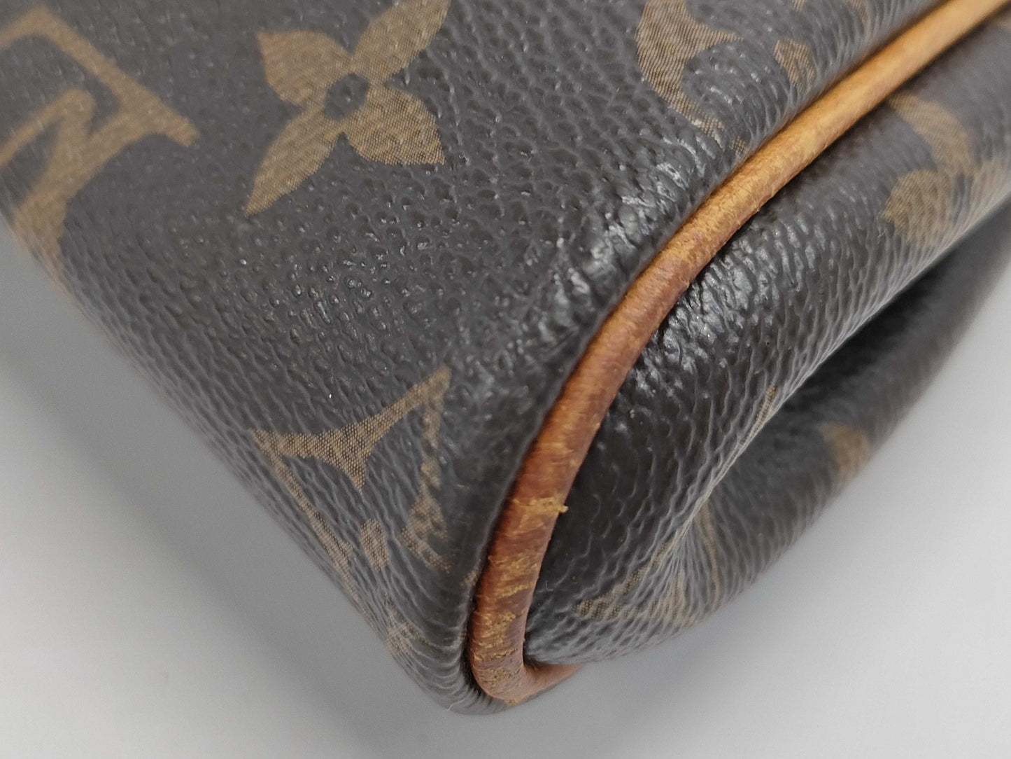 LOUIS VUITTON EVA Accessory Pouch Shoulder Bag