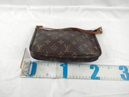 LOUIS VUITTON Monogram LOUIS VUITTON Louis Vuitton Pochette Accessory Pouch Monogram Pouch