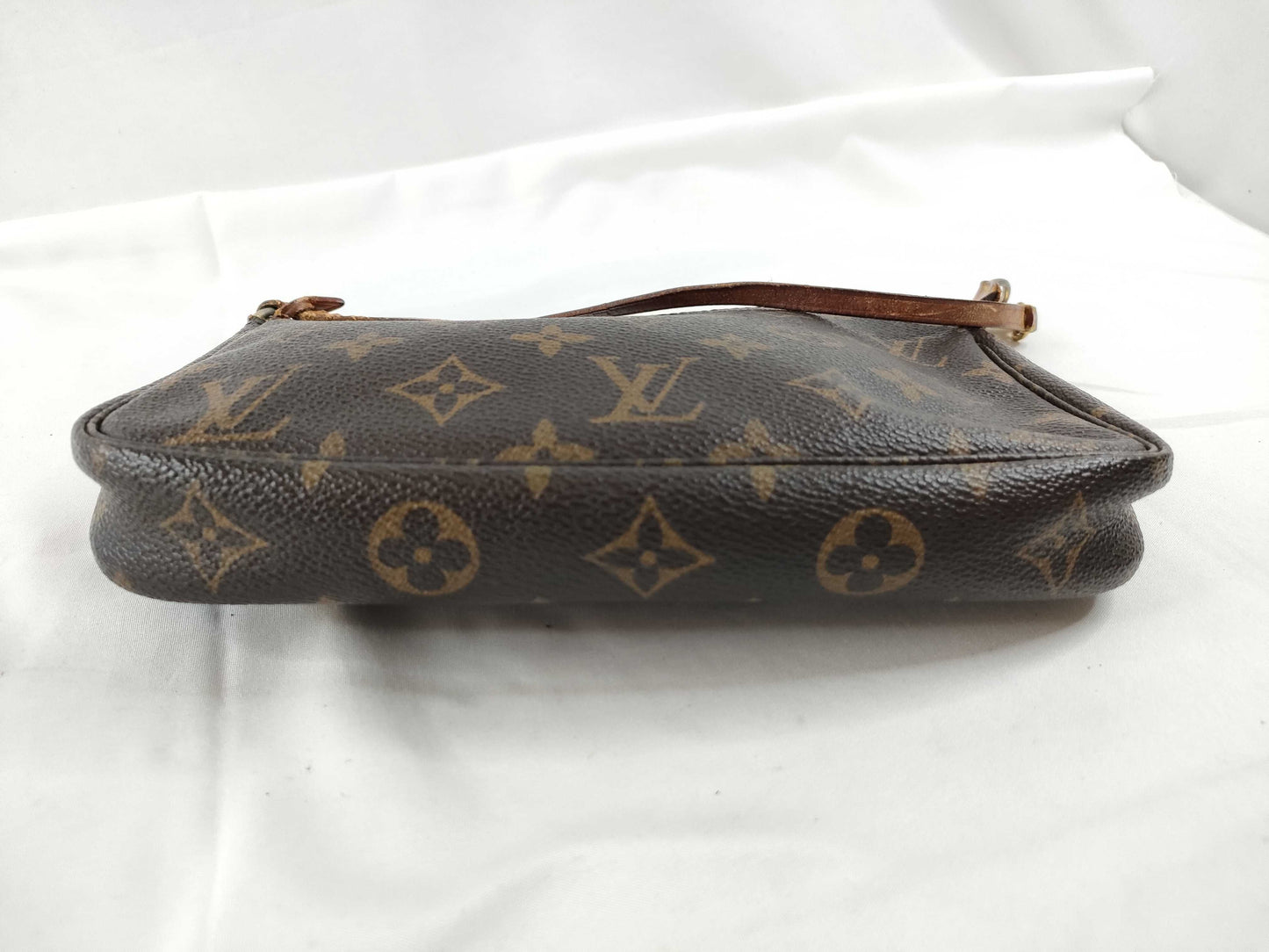 LOUIS VUITTON Monogram LOUIS VUITTON Louis Vuitton Pochette Accessory Pouch Monogram Pouch