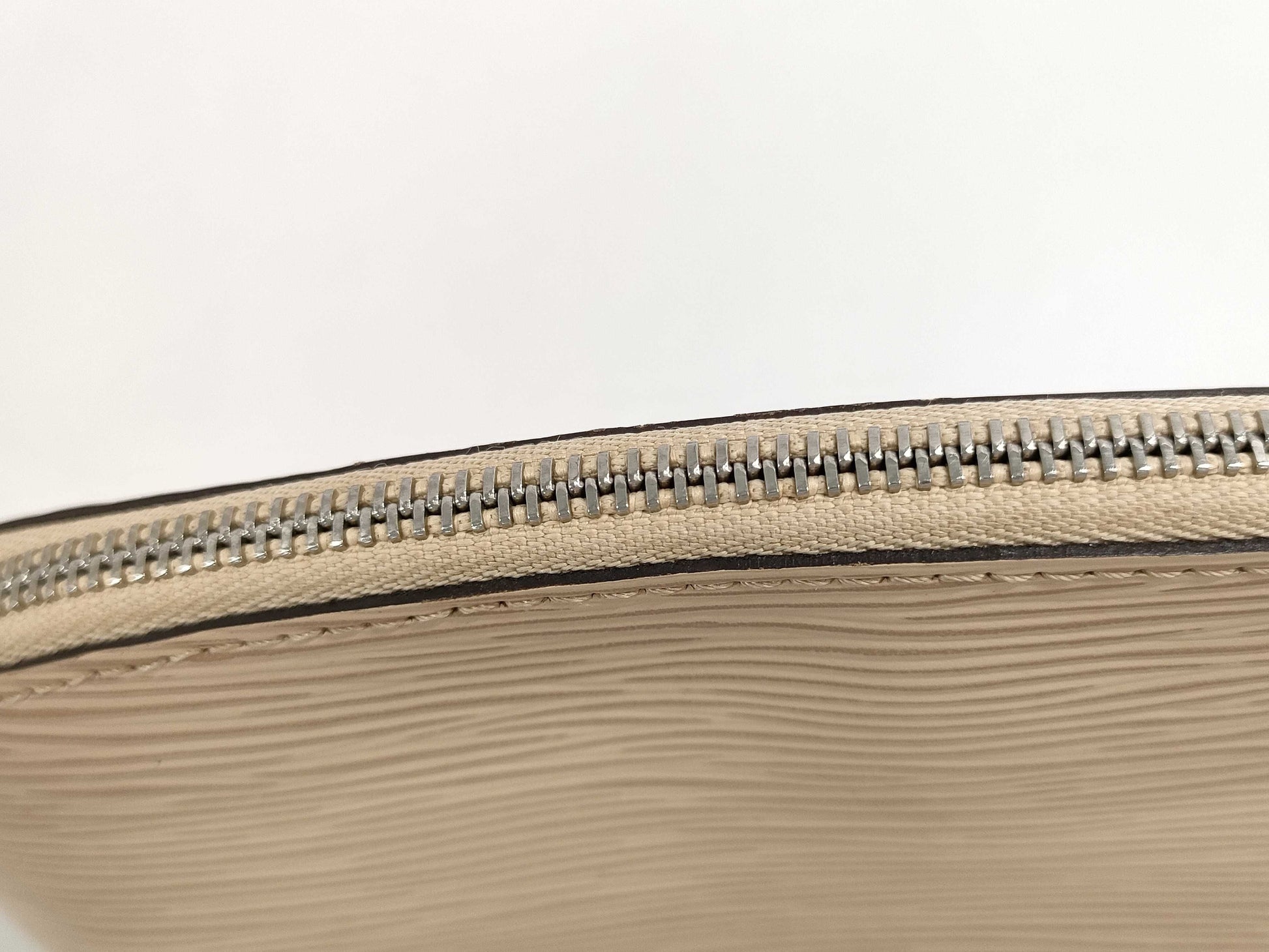 LOUIS VUITTON Epi Pochette Cosmetic Pouch