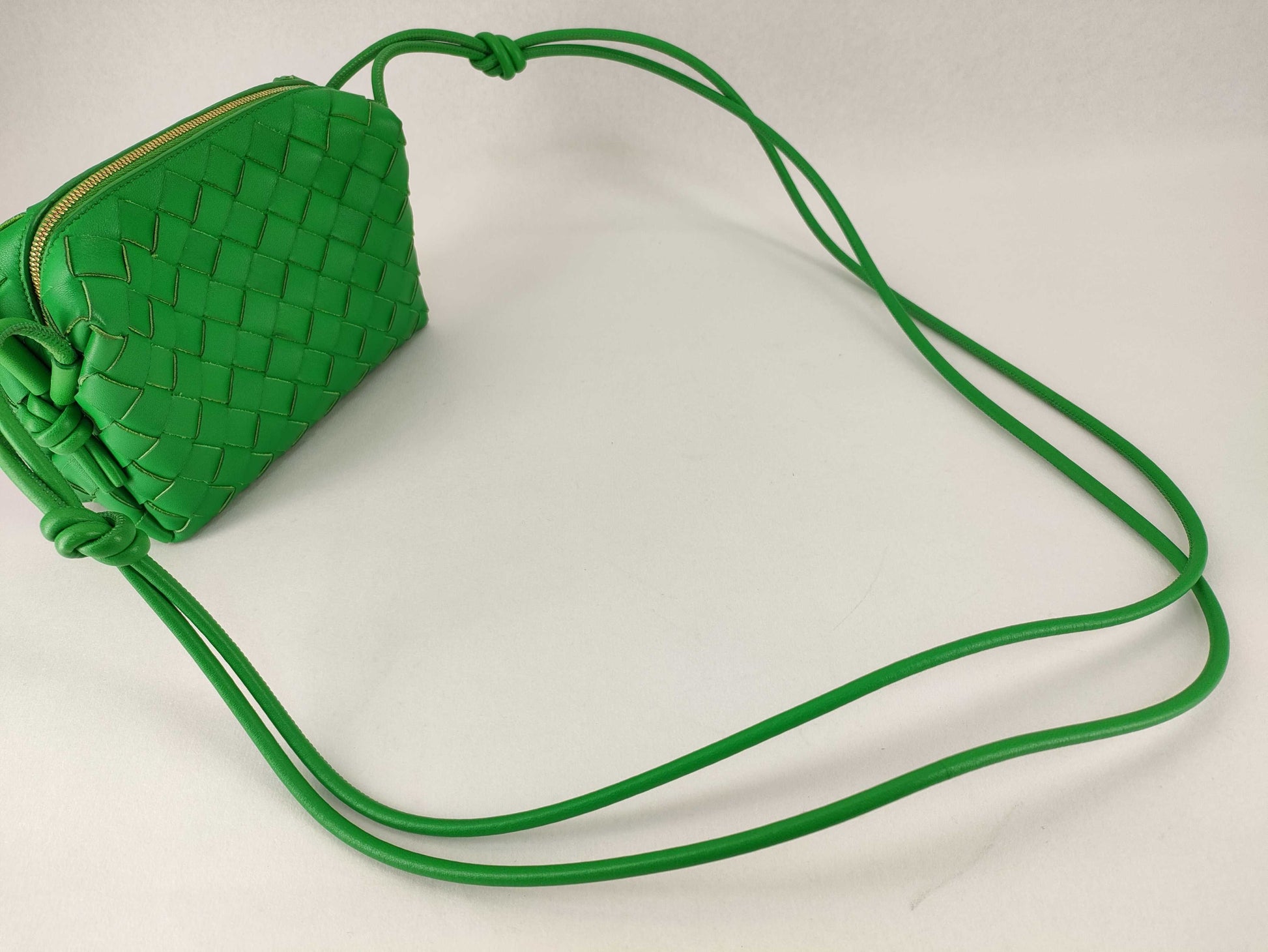 BOTTEGA VENETA Intrecciato Mini Loop Camera Bag Shoulder Bag 680254 Paraquito Lambskin Shoulder Bag