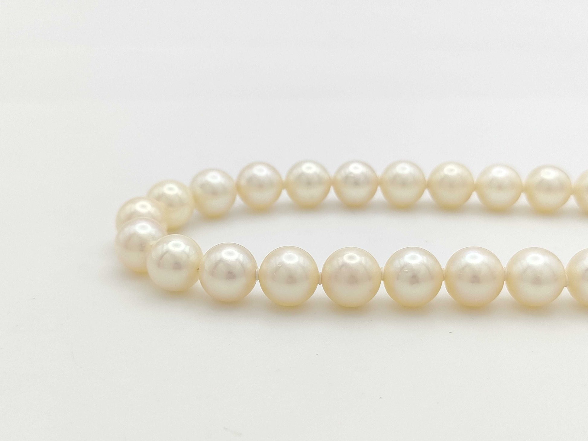 Pearl diameter approximately 8.4mm-8.9mm, Sterling Silver, 46.0g, Necklace 
