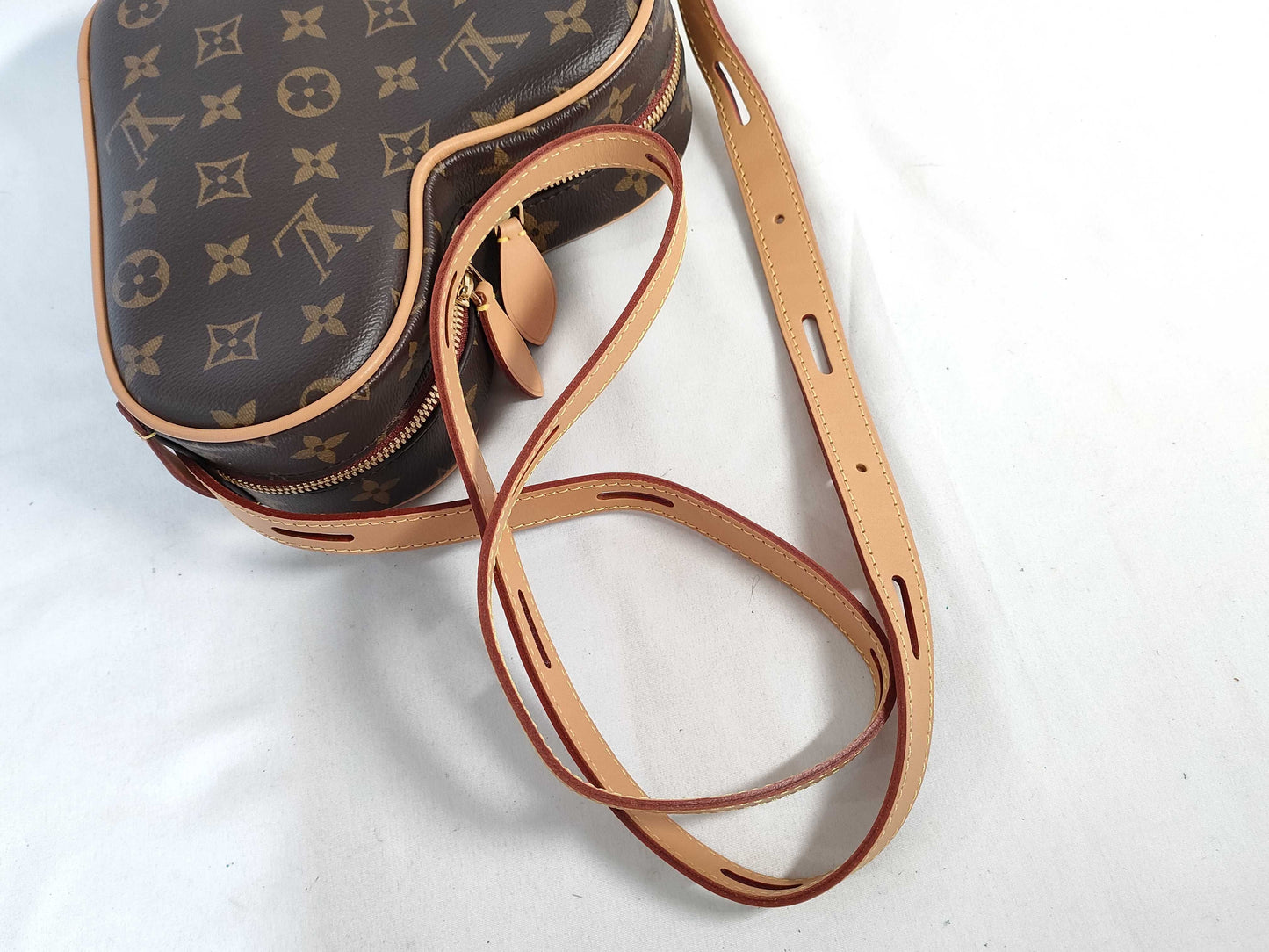 LOUIS VUITTON Monogram Sac Coeur Shoulder Bag M57456 Shoulder Bag