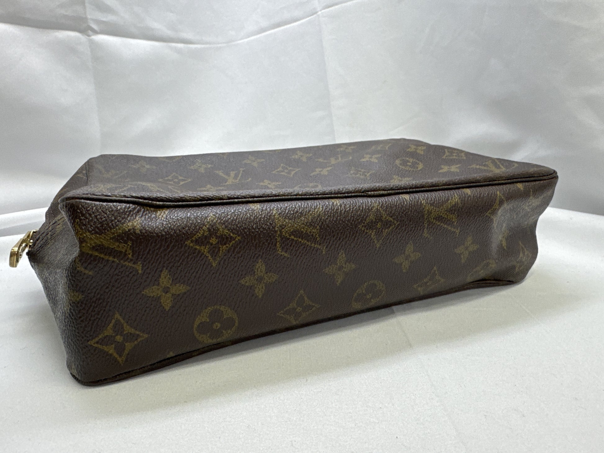 LOUIS VUITTON True Toilet Pouch