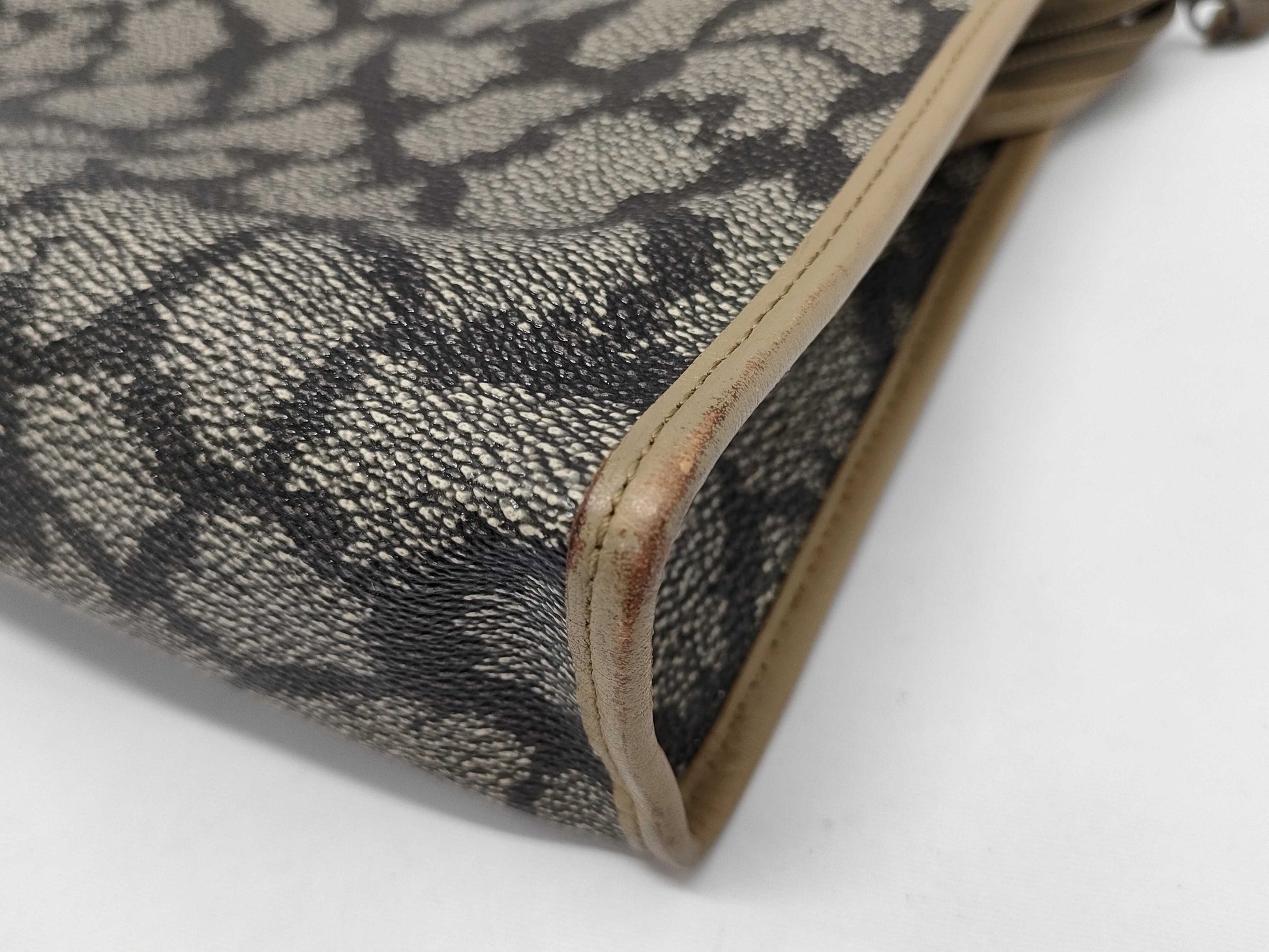 SAINT LAURENT Clutch Bag