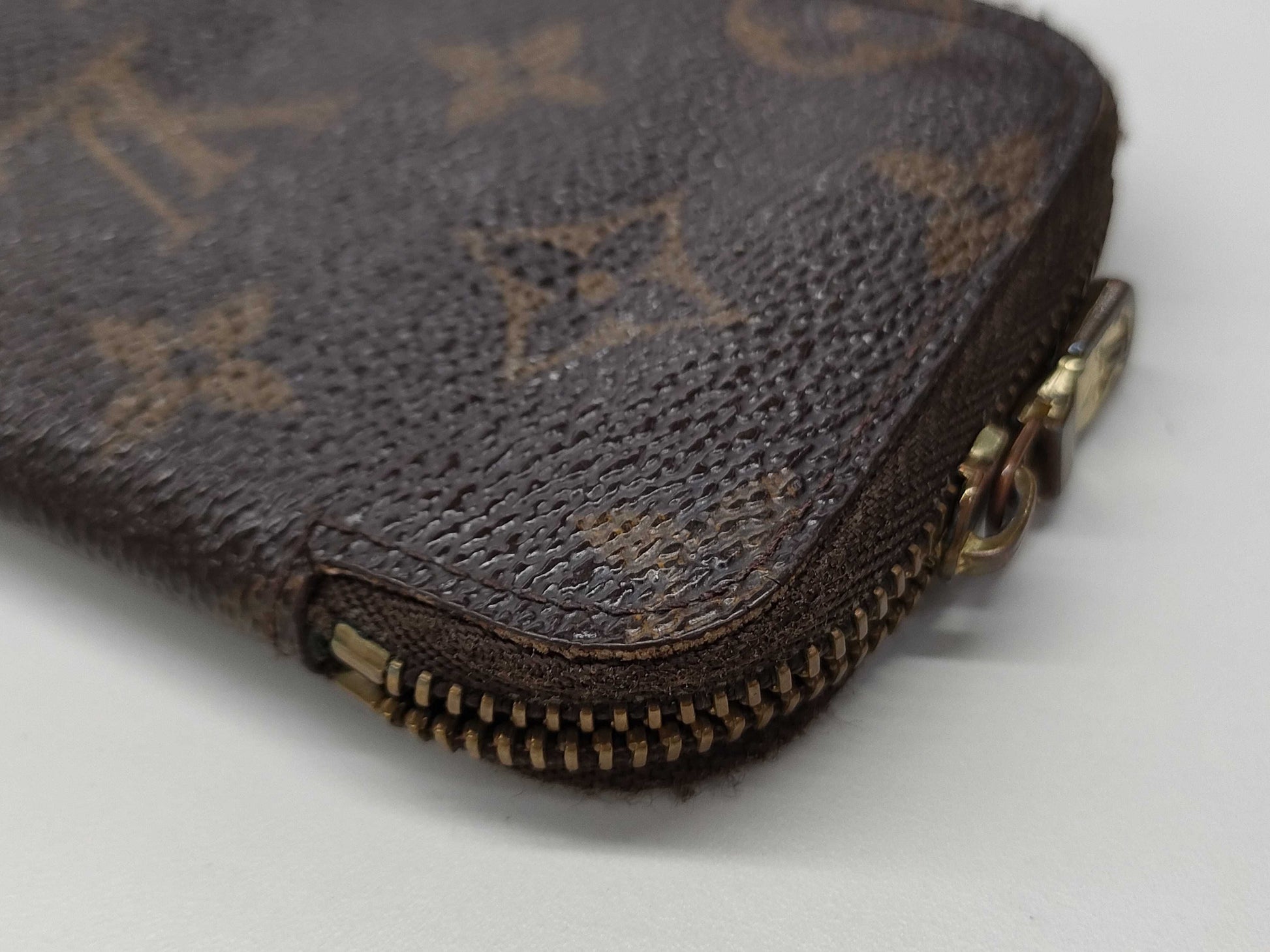 LOUIS VUITTON Monogram Pochette 6 Clés Key Case/Key Holder