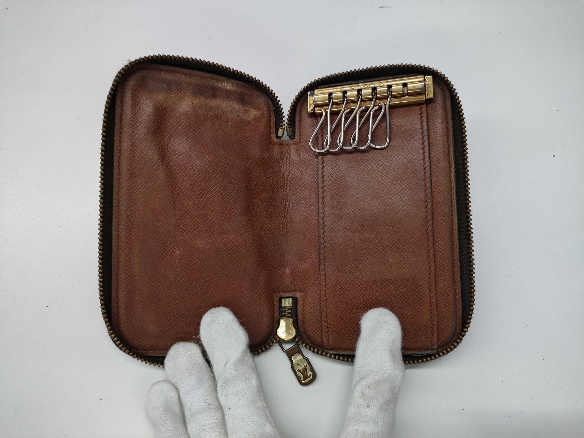 LOUIS VUITTON Monogram Pochette 6 Clés Key Case/Key Holder