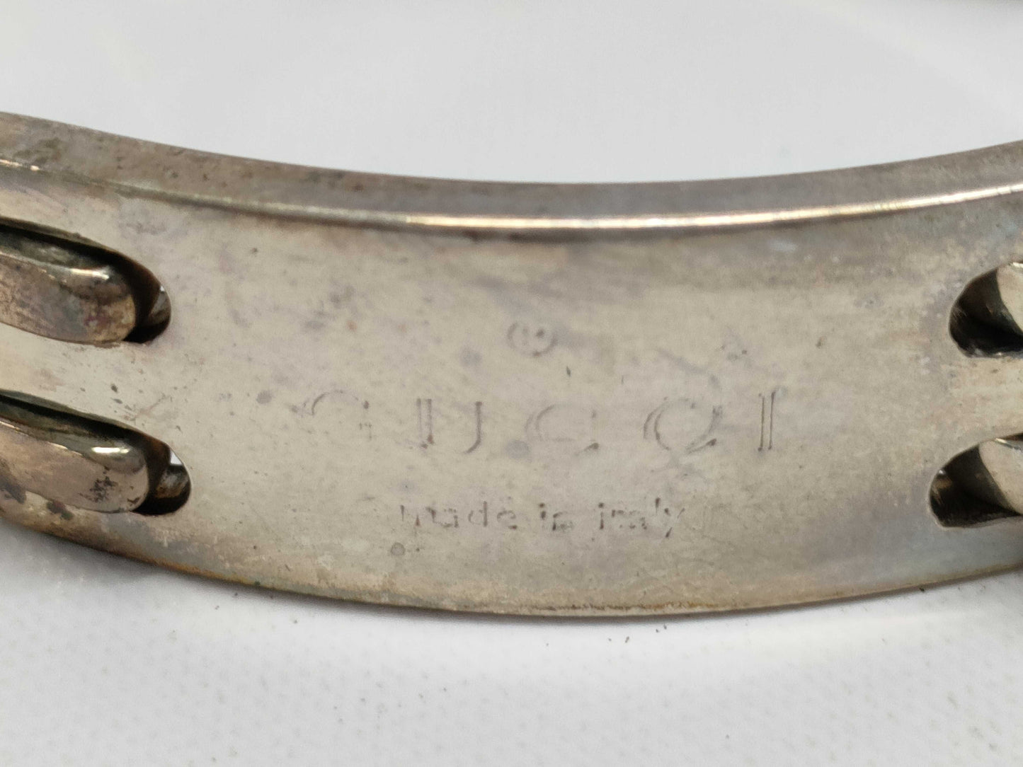 GUCCI Logo Plate Link Bracelet/Bangle