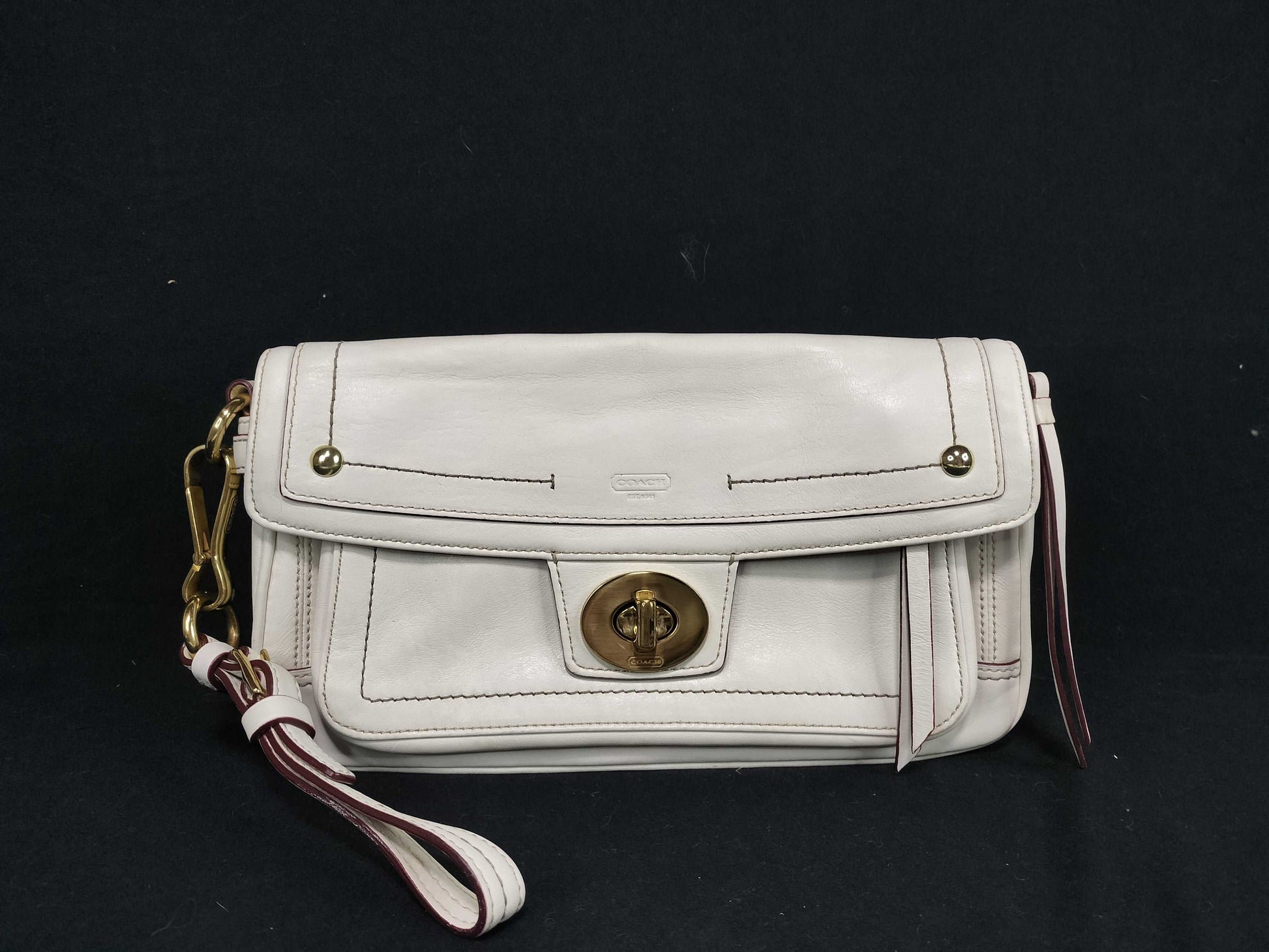 COACH Clutch Bag 12450 Turnlock Leather Off-White Clutch Bag