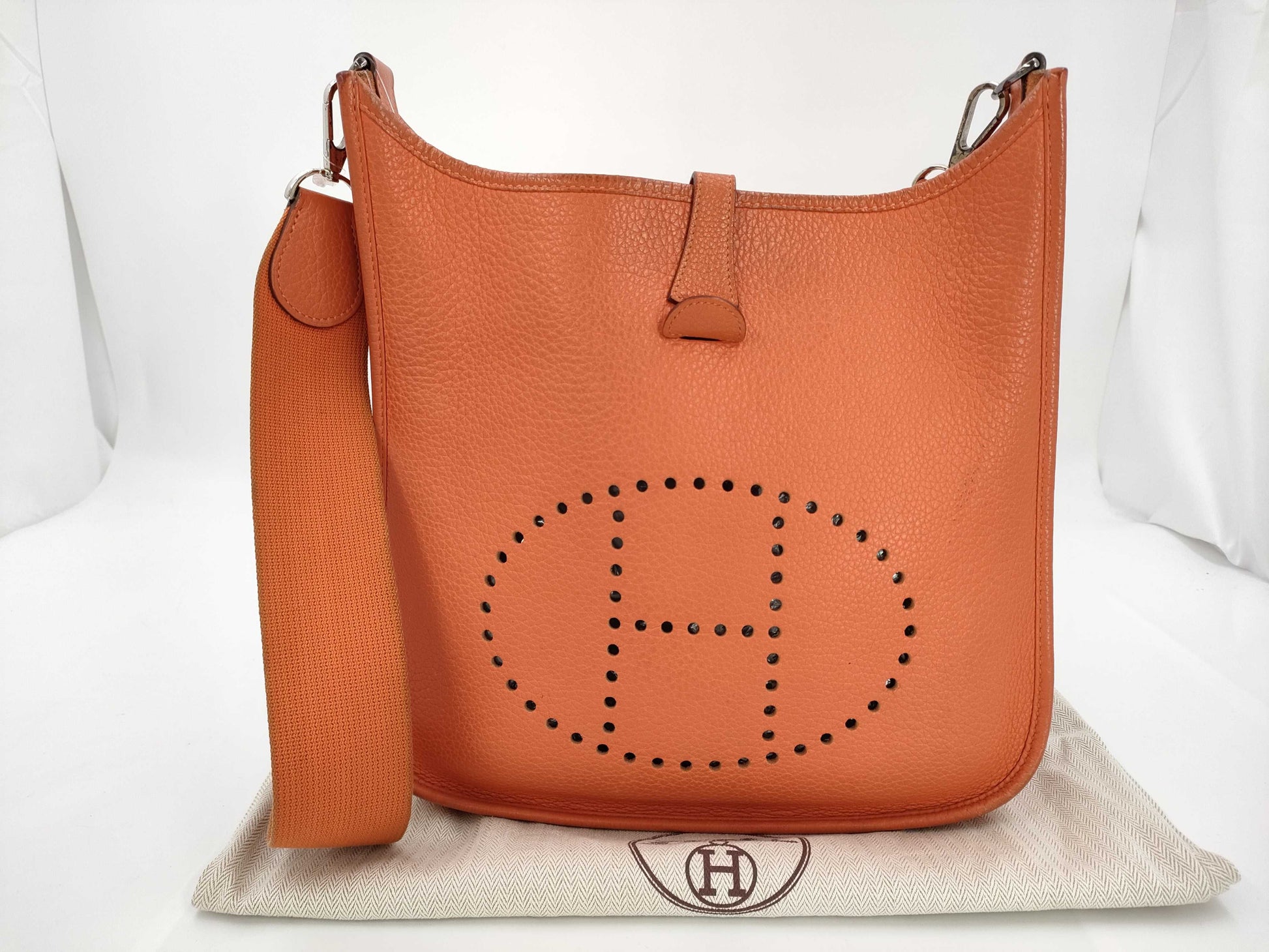HERMES Evelyn 1PM Taurillon/Orange/□L Stamp/Silver Shoulder Bag