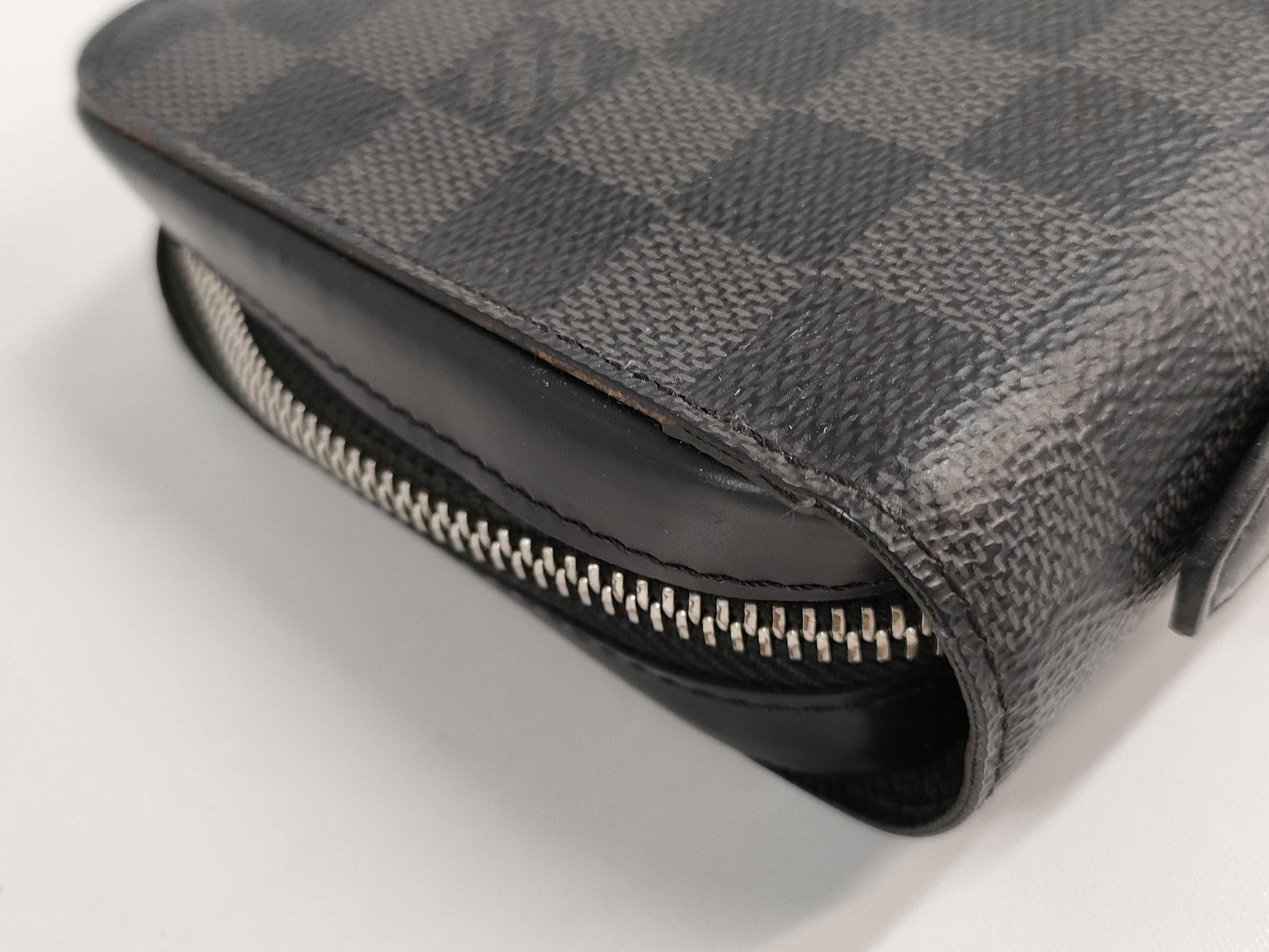 LOUIS VUITTON Damier Zippy Wallet XL Wallet