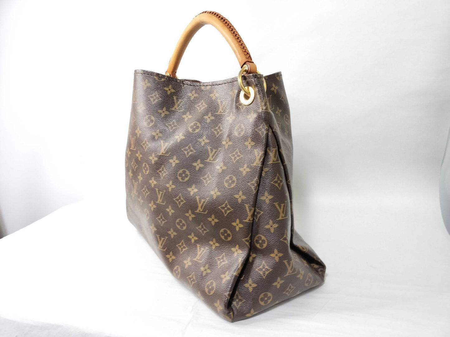 LOUIS VUITTON Monogram Louis Vuitton Artsy GM Handbag