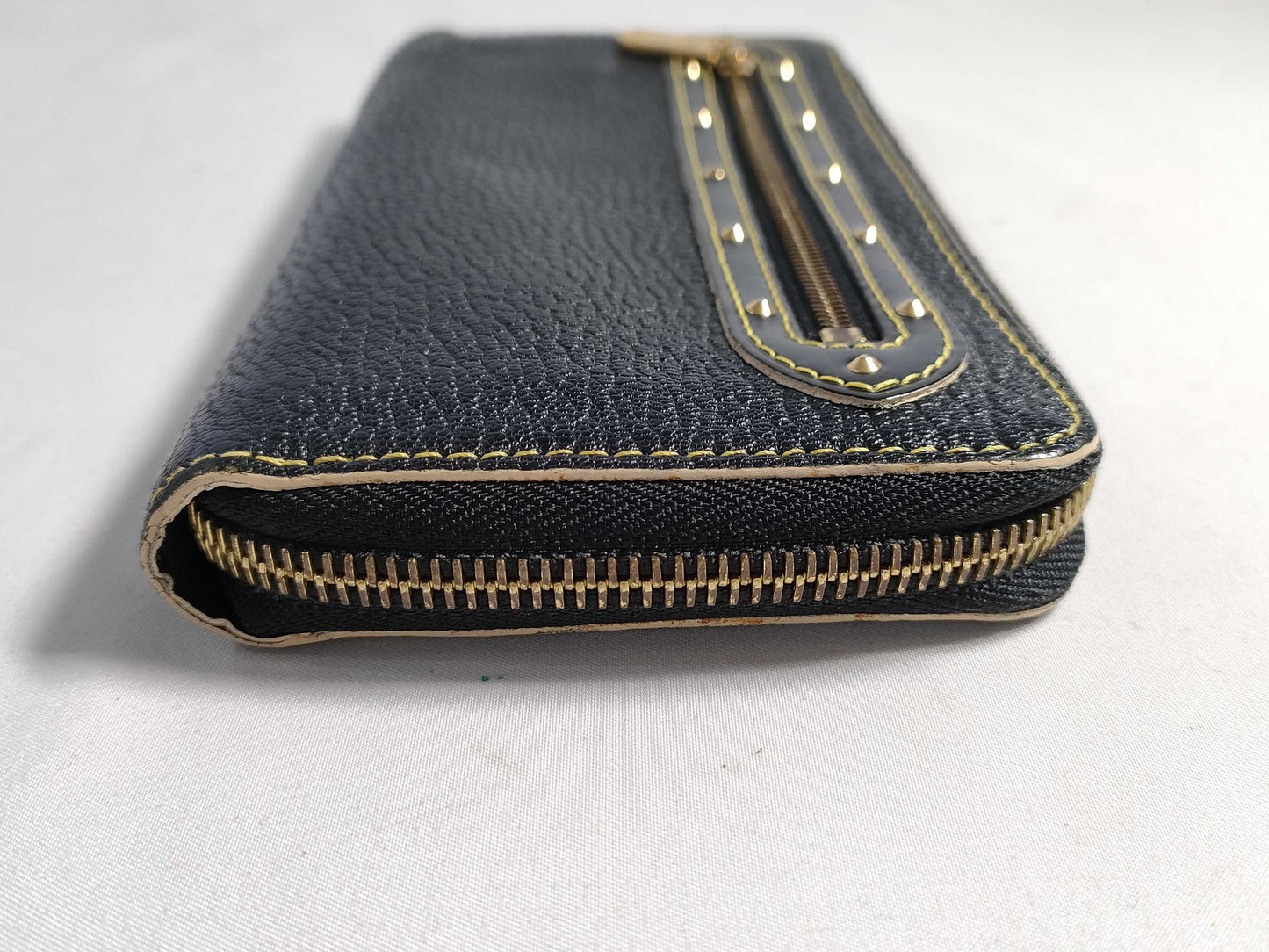 LOUIS VUITTON Suhali Studded Zippy Wallet Long Wallet