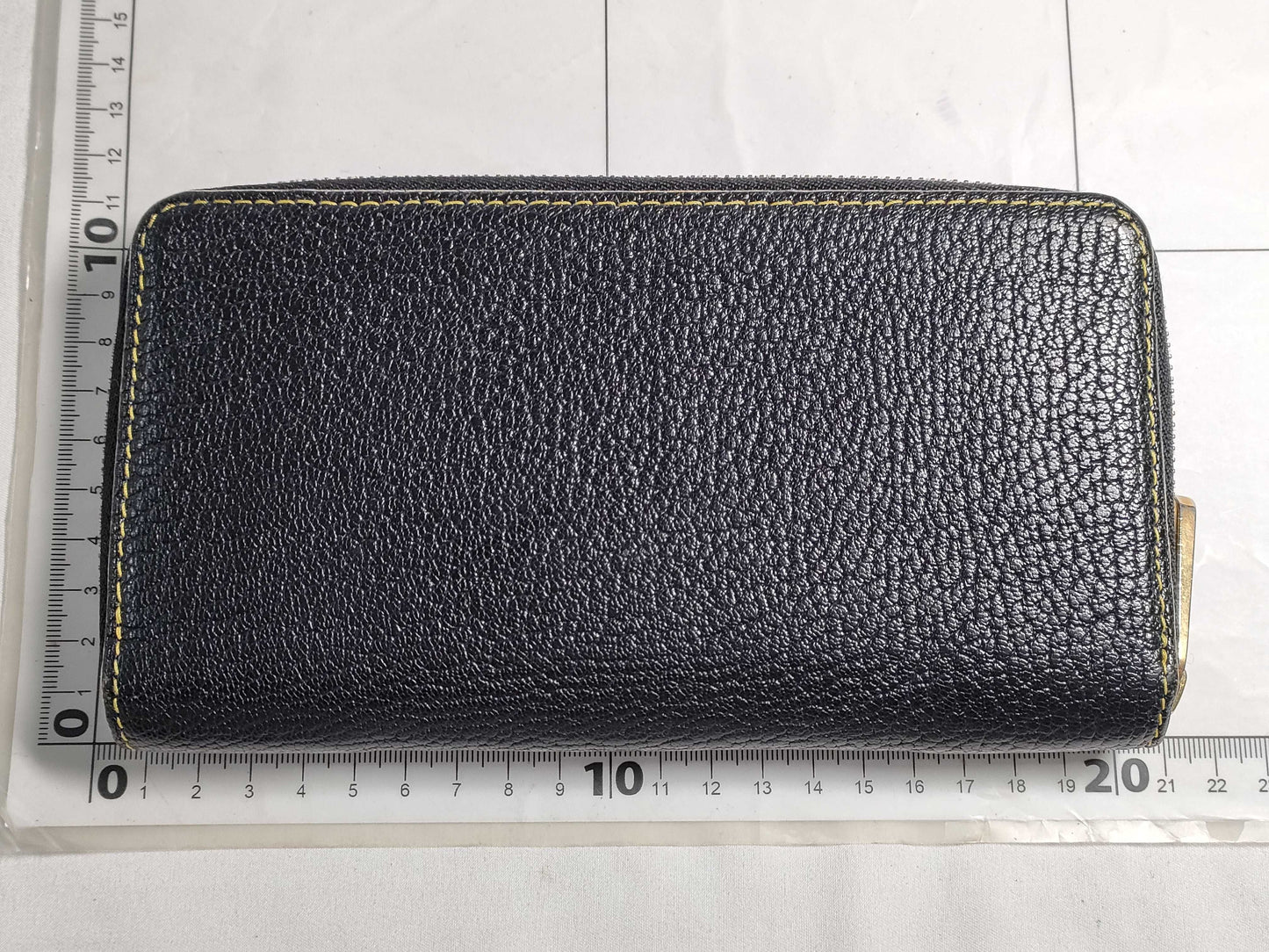 LOUIS VUITTON Suhali Studded Zippy Wallet Long Wallet