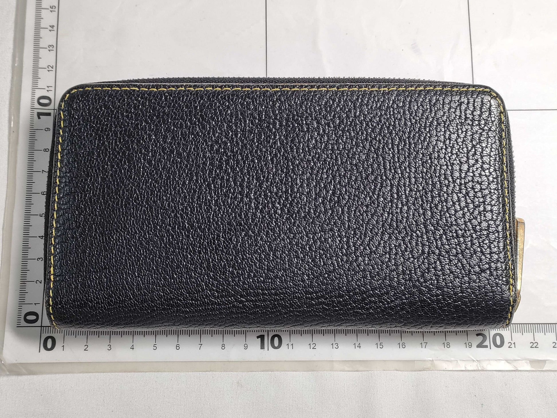 LOUIS VUITTON Suhali Studded Zippy Wallet Long Wallet