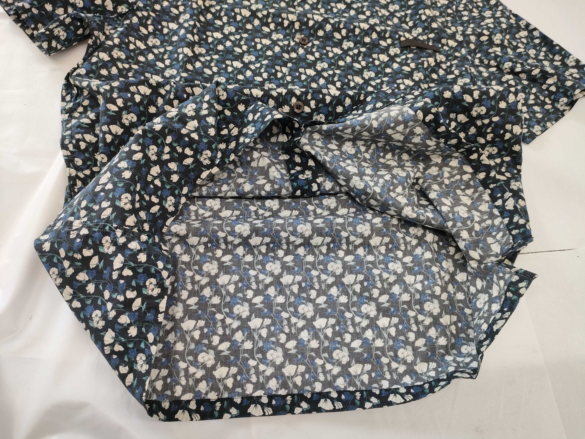 PRADA Prada Short Sleeve Patterned Shirt Size 37 Shirt