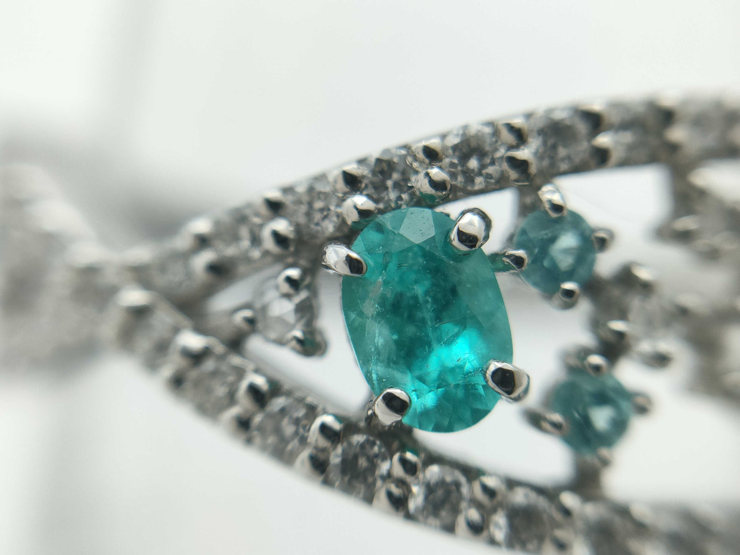Paraiba tourmaline 0.12ct/0.05ct D0.21ct PT900 4.8g ring 